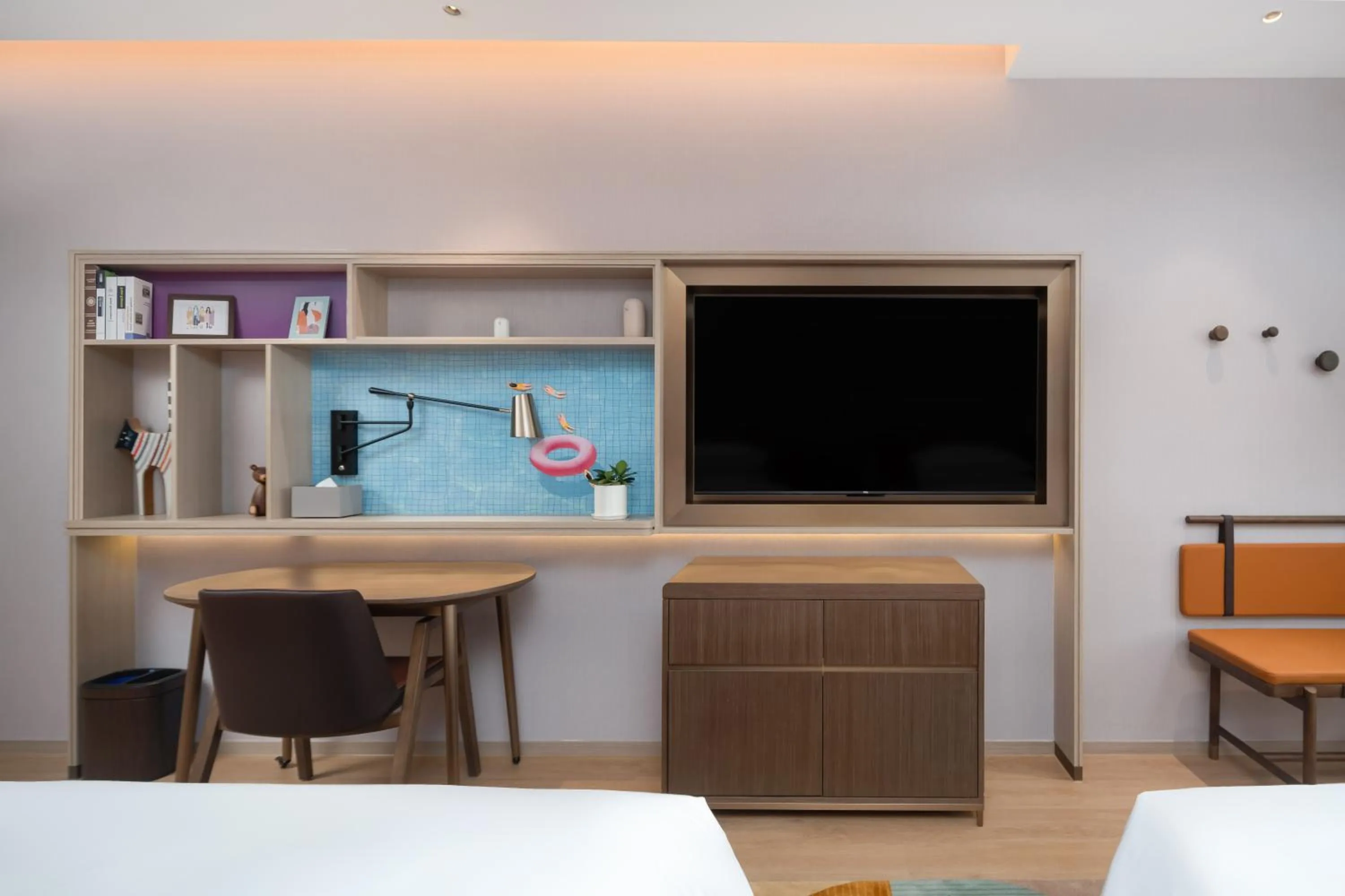 TV and multimedia in Home2 Suite by Hilton Dongguan Shijie