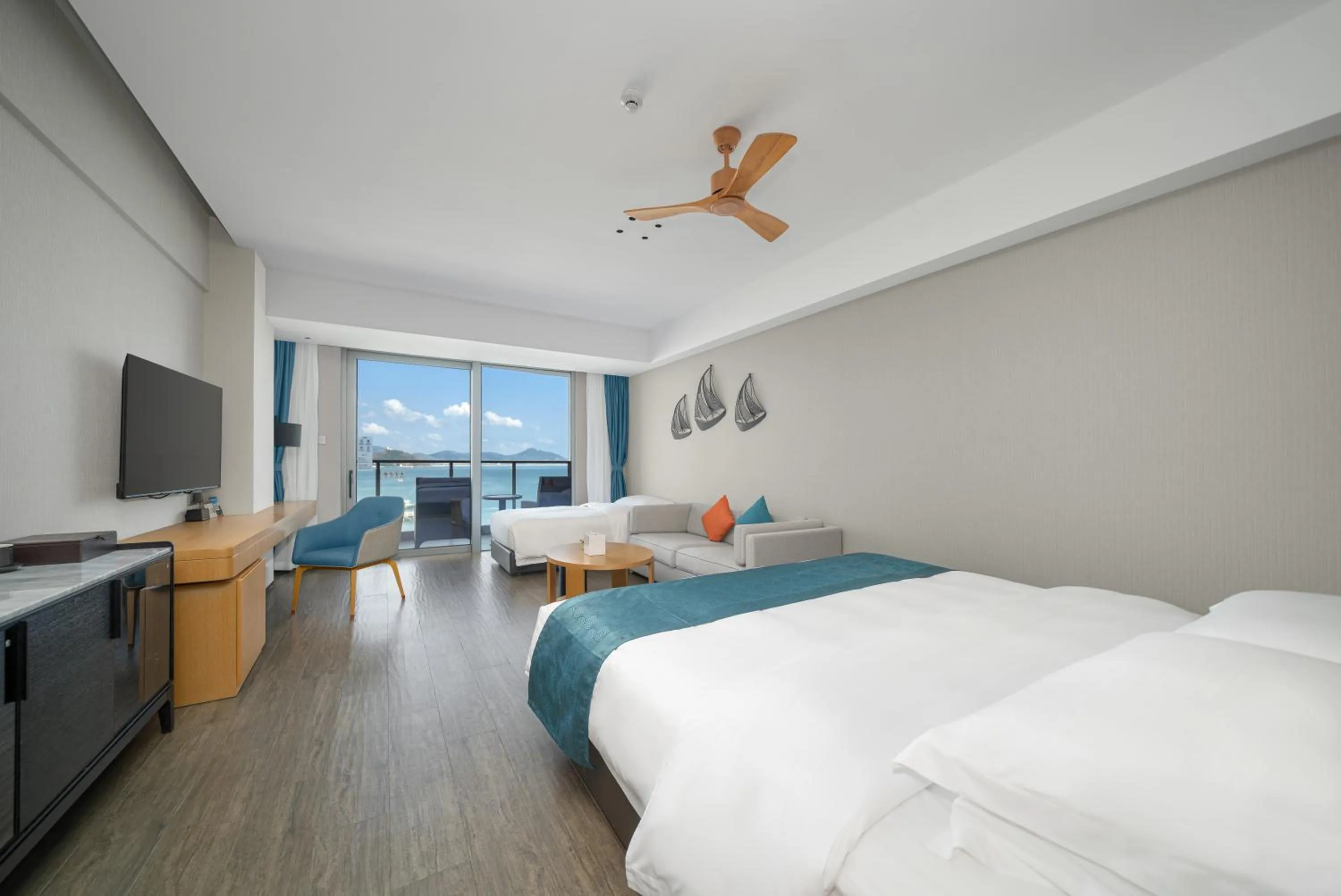 Bed in Sanya Junji Seaview Hotel