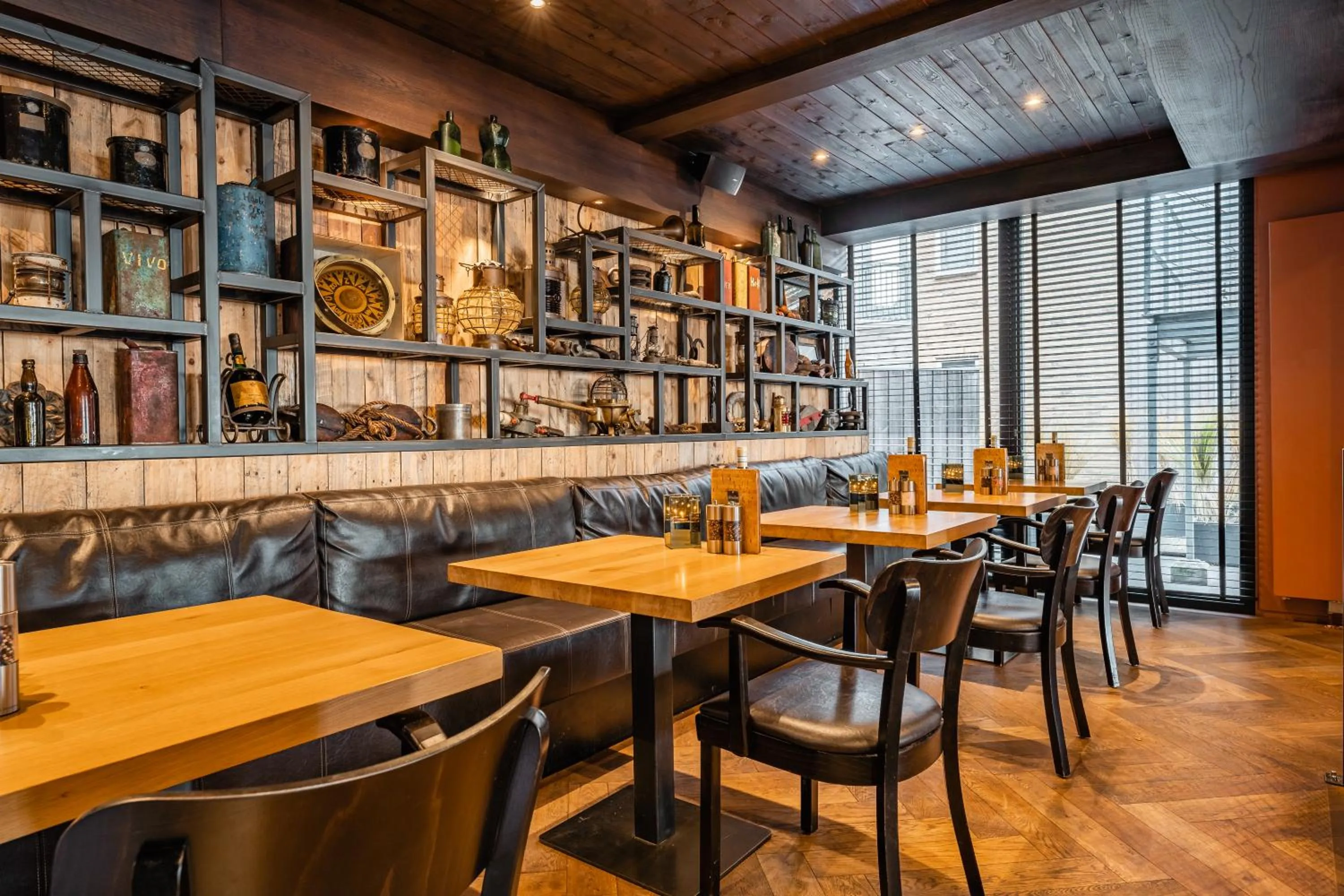 Restaurant/places to eat in Hotel Zeezicht