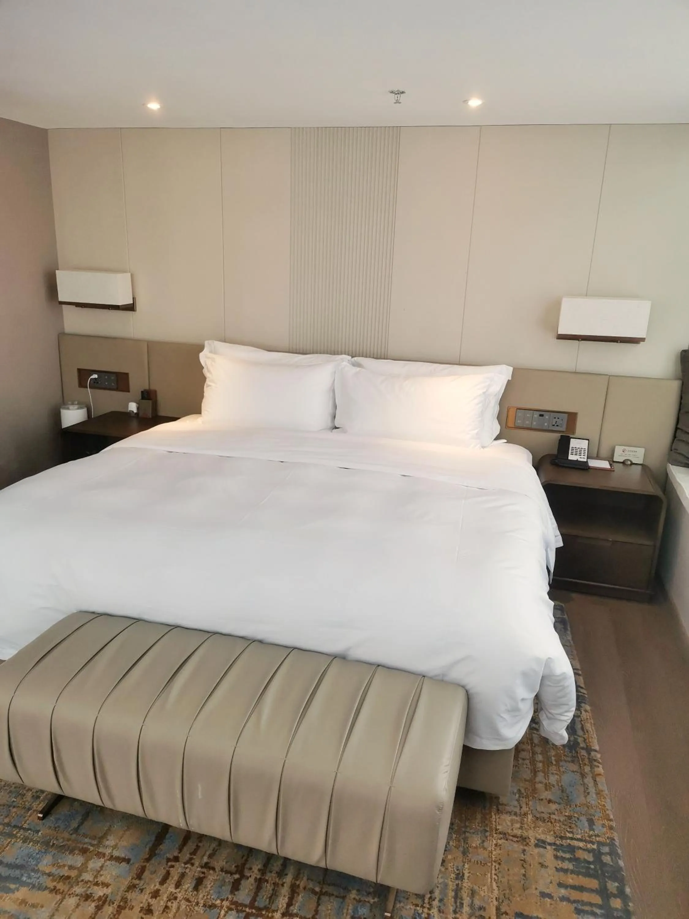 Bed in Wyndham Dalian Jinpu