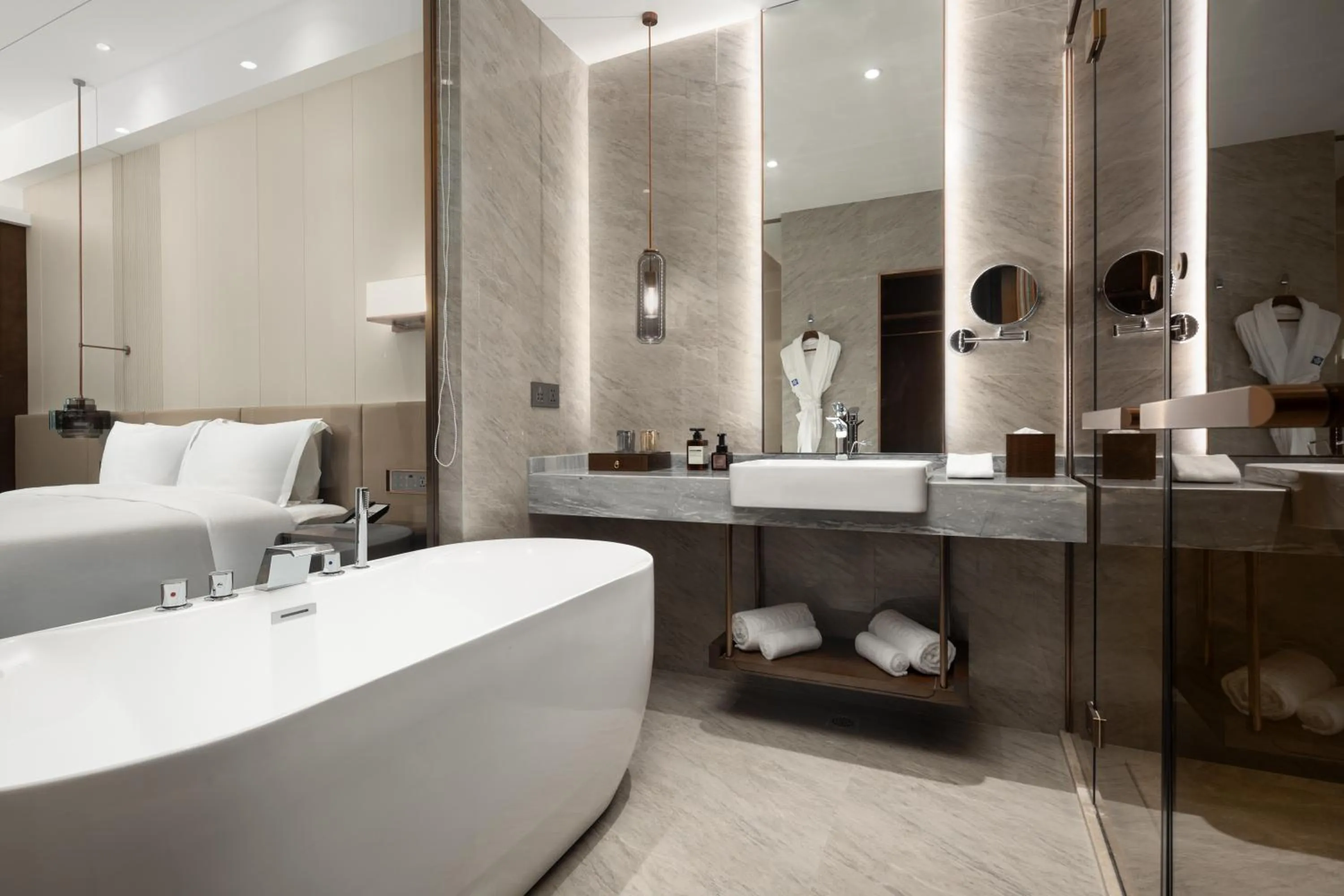 Bed in Wyndham Dalian Jinpu