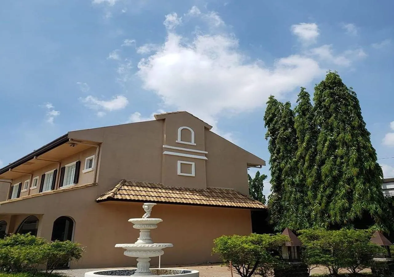 Property building in Le Verde Lodge