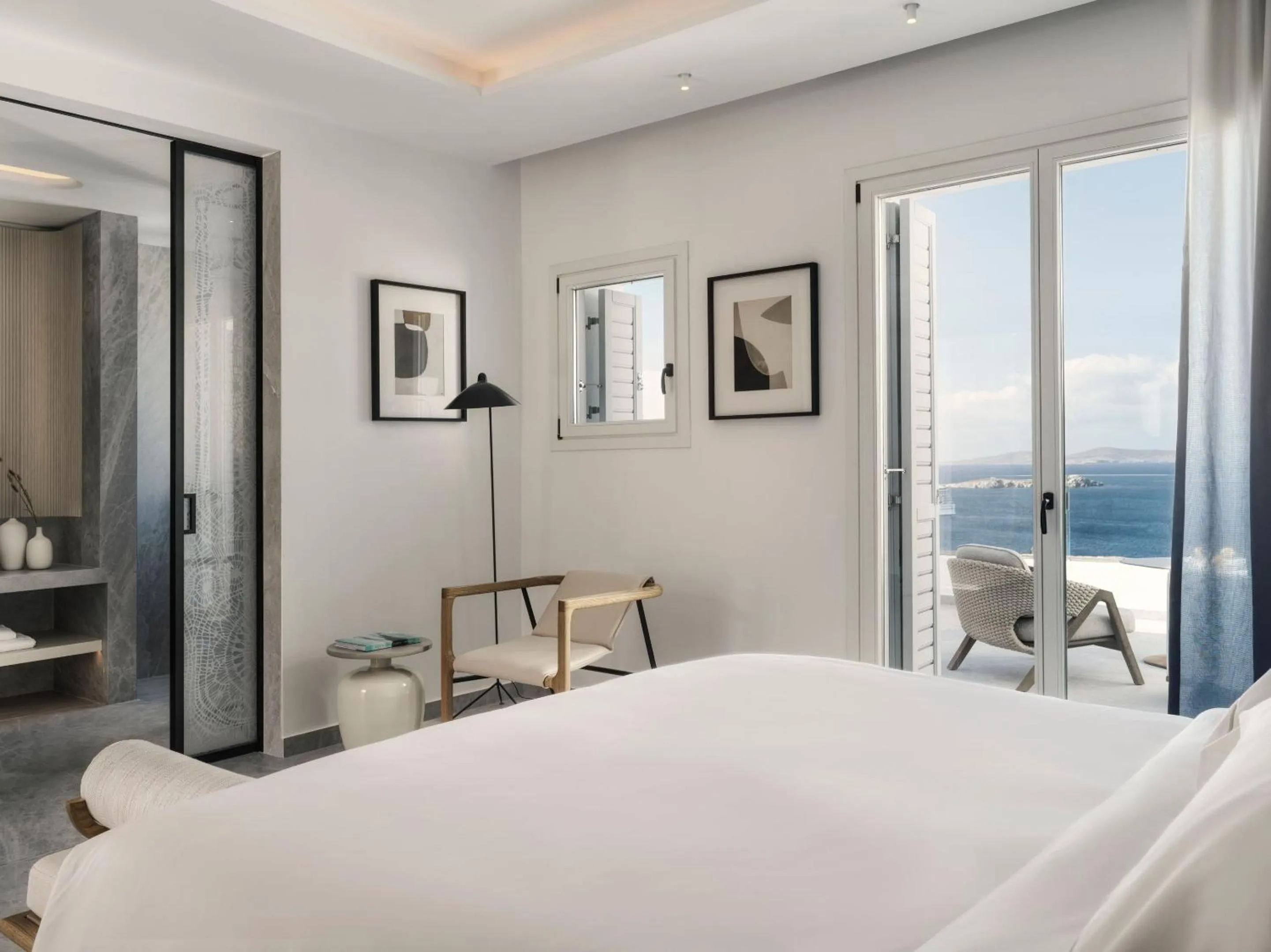 Balcony/Terrace, Bed in Deos Mykonos - A Myconian Collection Hotel