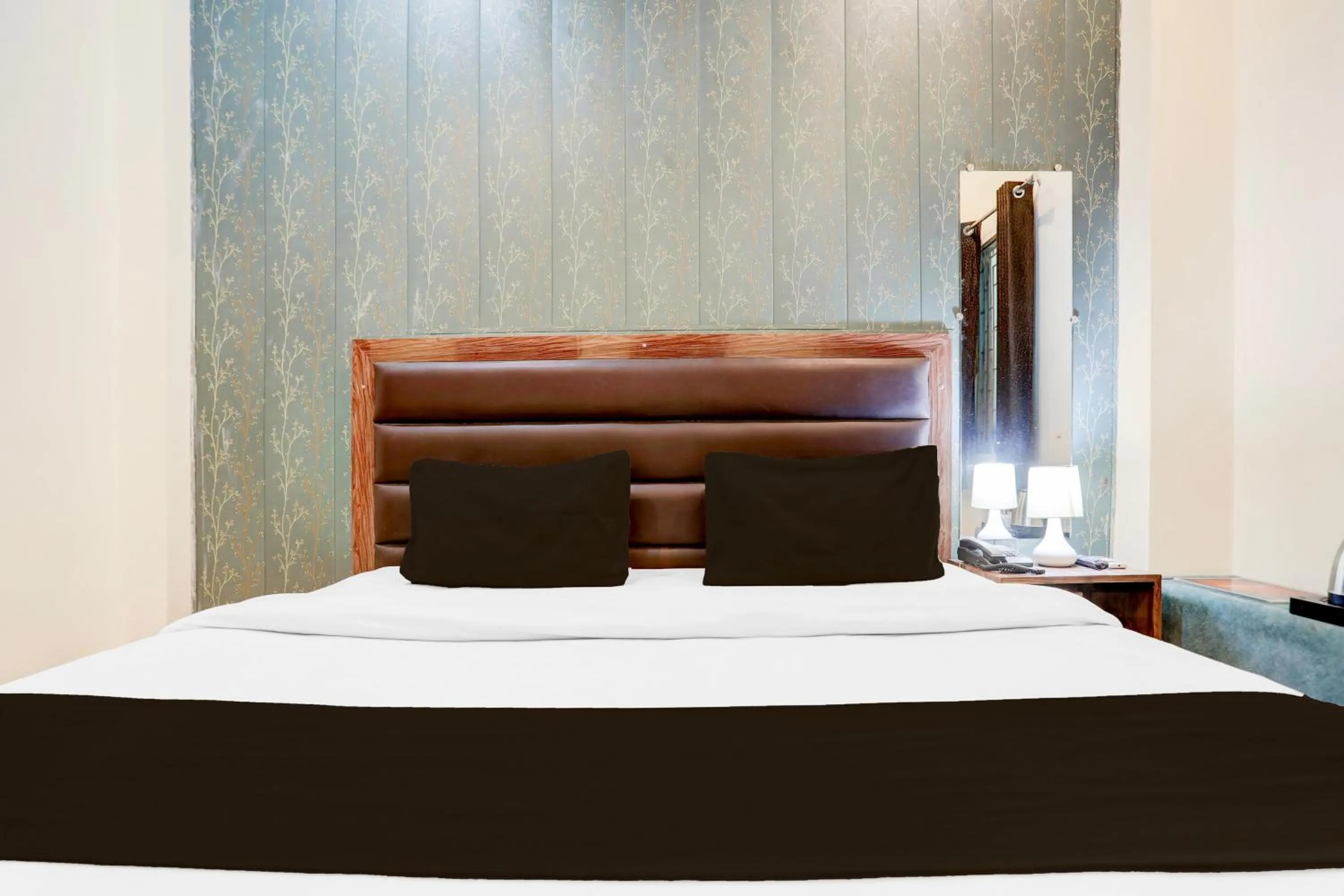 Bedroom, Bed in Super Hotel O Sankat Mochan Gandhi Nagar