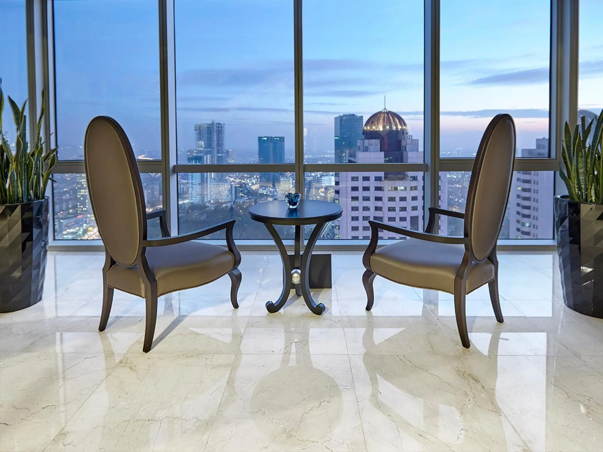 Living room in Wyndham Grand Istanbul Levent Hotel & Conference Center