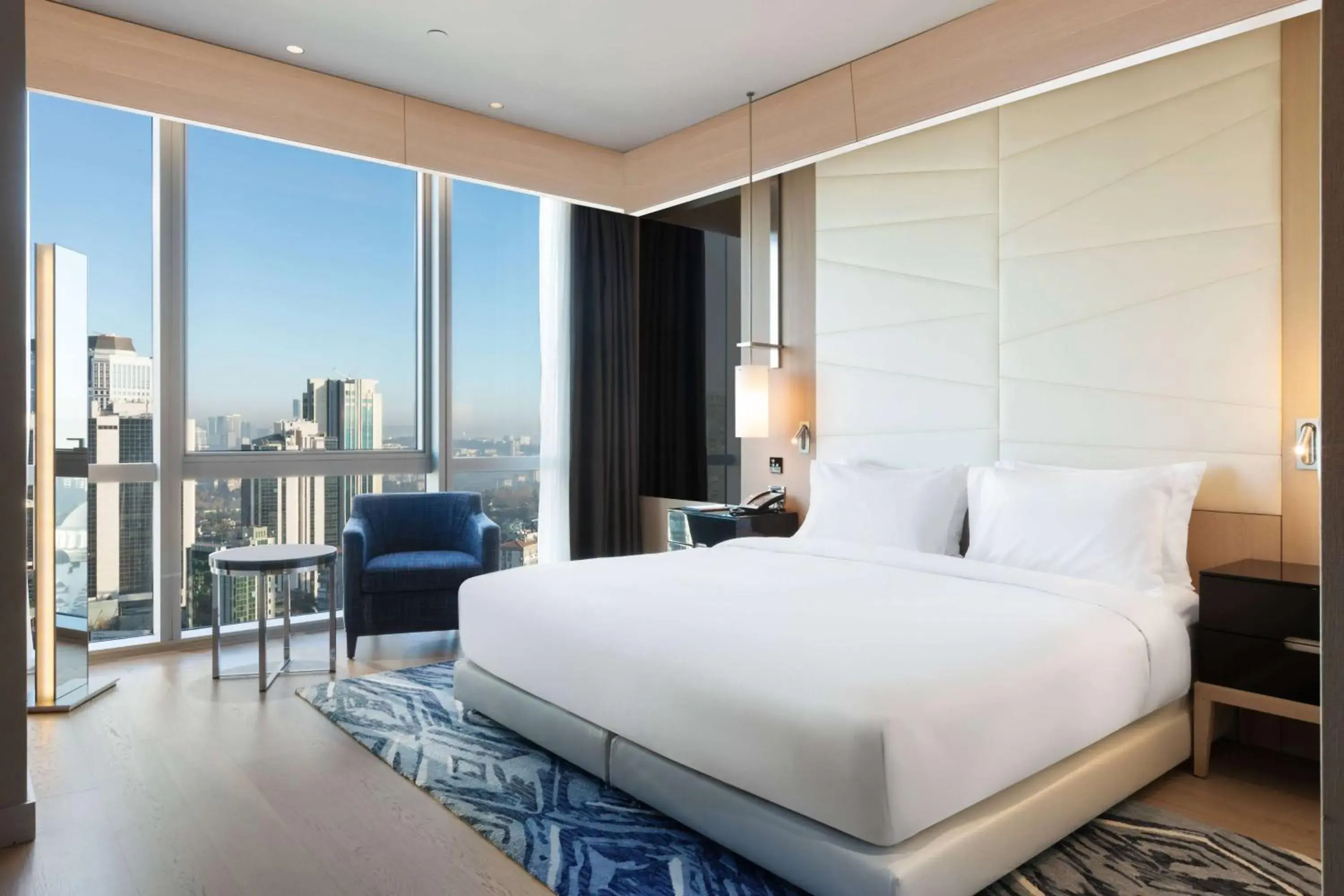 Deluxe Room King Bed with City view - Accessible Room in Wyndham Grand Istanbul Levent Hotel & Conference Center Deluxe Room King Bed with City view - Accessible Room in Wyndham Grand Istanbul Levent Hotel & Conference Center