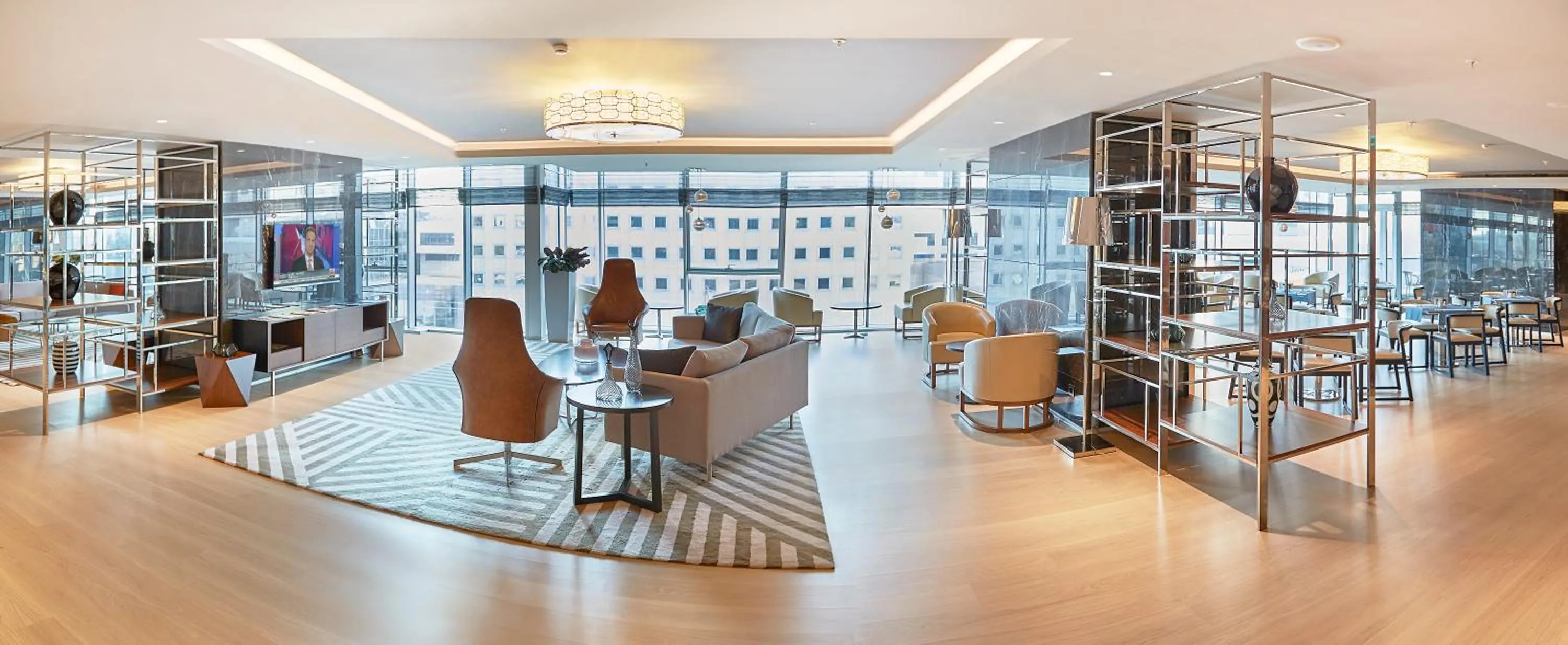 Lounge or bar in Wyndham Grand Istanbul Levent Hotel & Conference Center