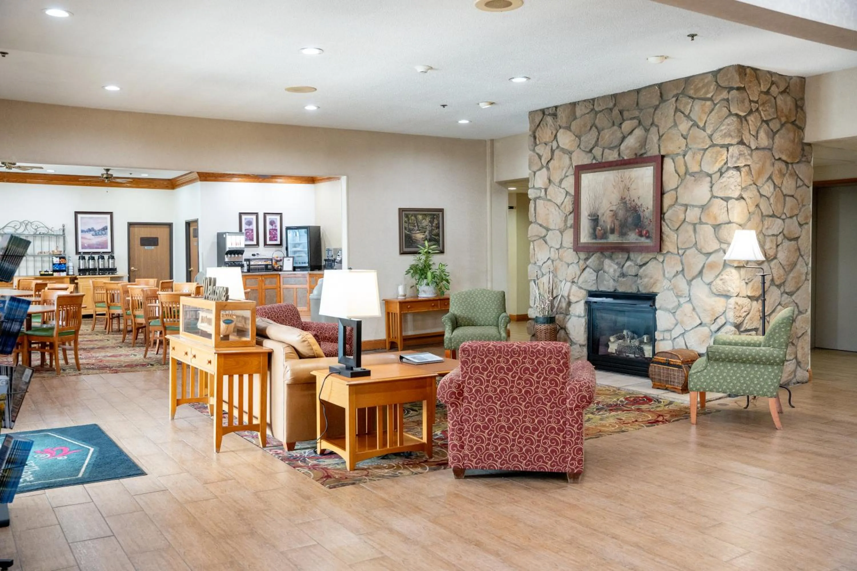 Coshocton Village Inn & Suites