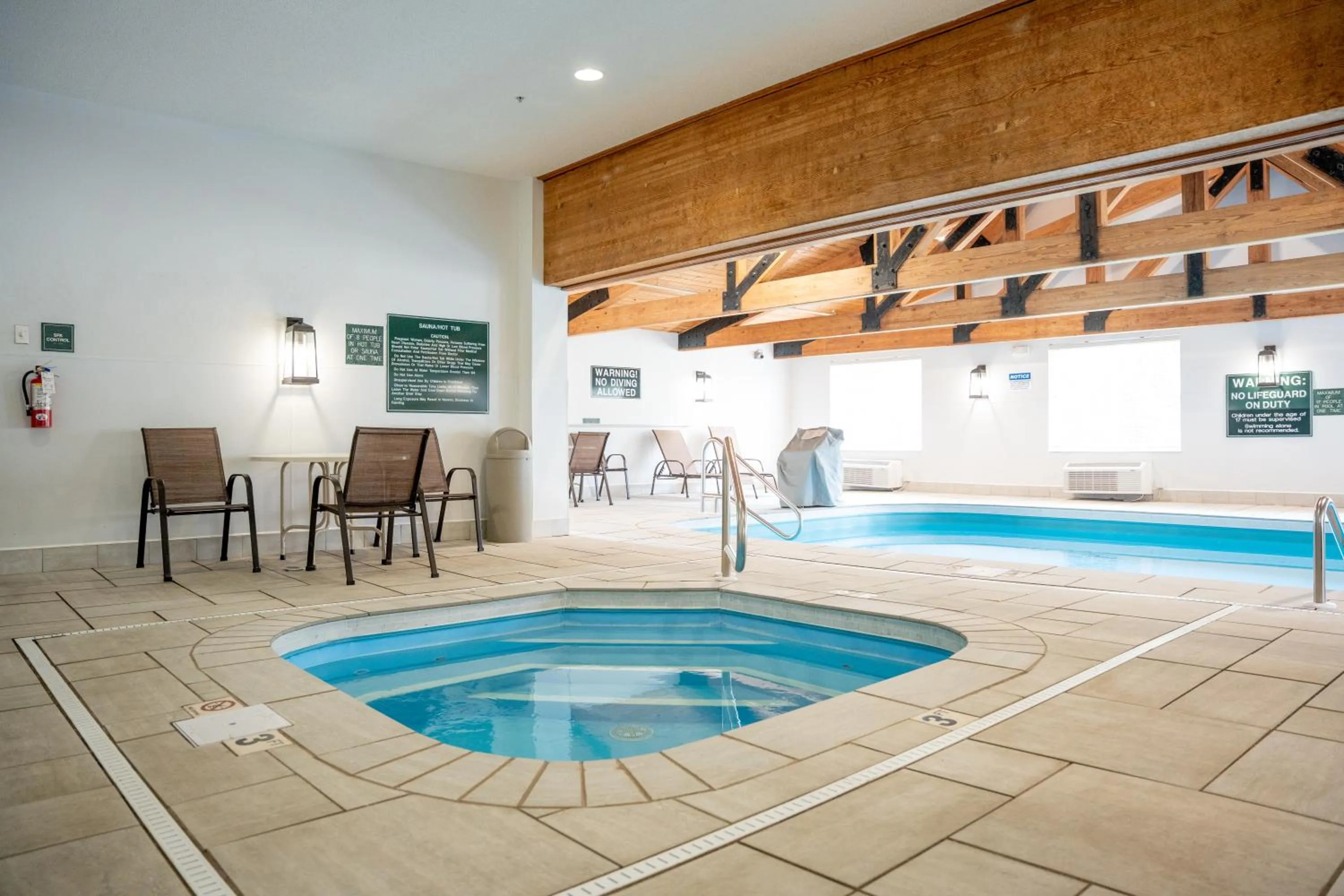 Coshocton Village Inn & Suites