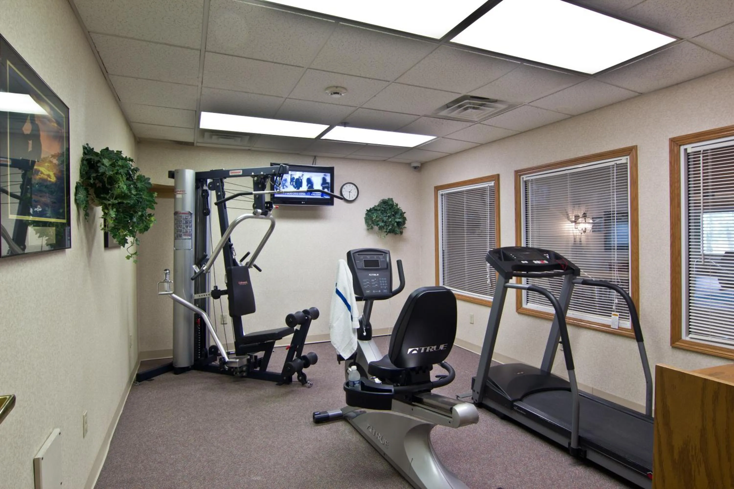 Fitness centre/facilities in Coshocton Village Inn & Suites