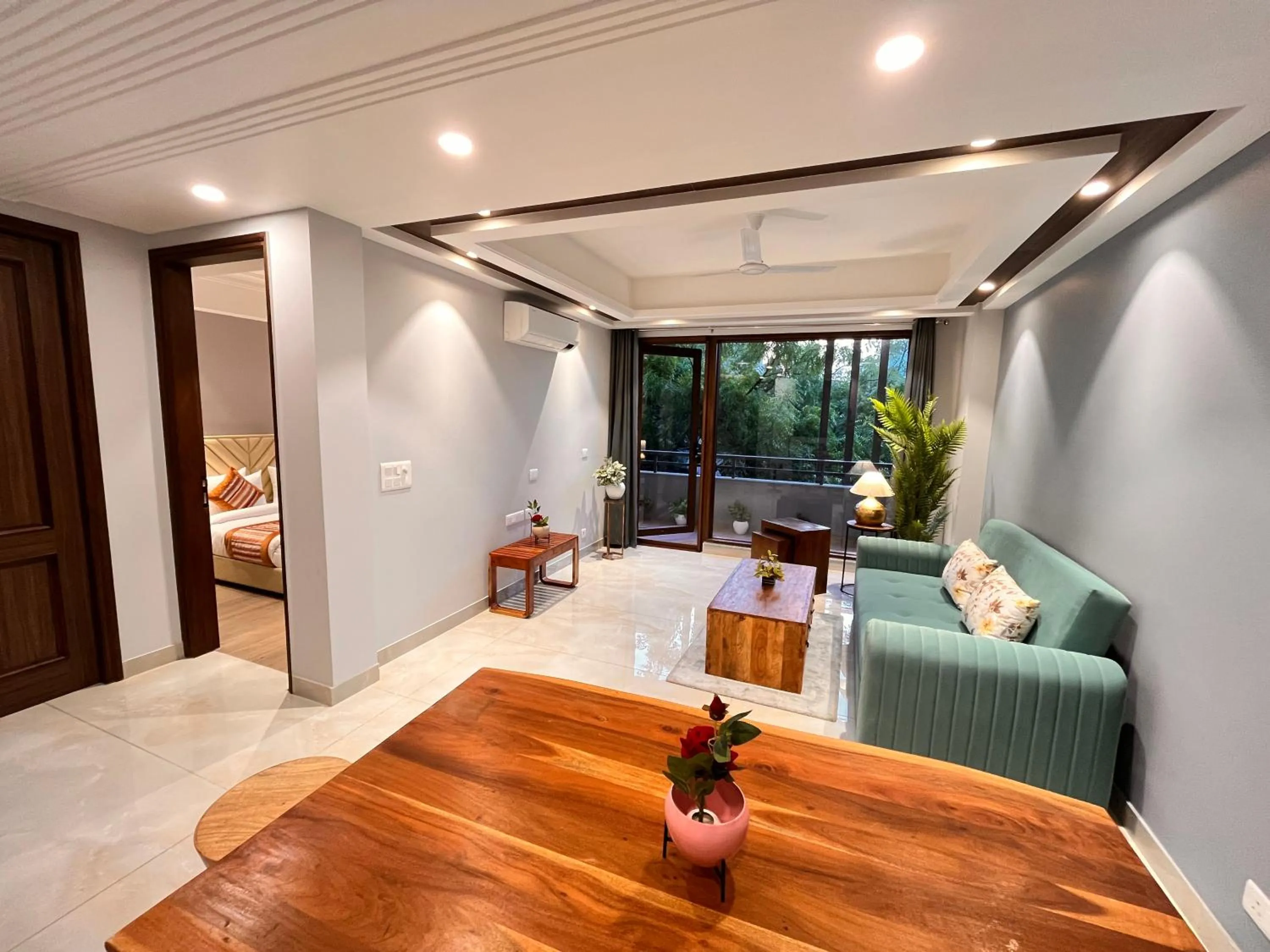 Bed in Hotel South Ex Residency - South Ex near AIIMS Delhi - Couple Friendly