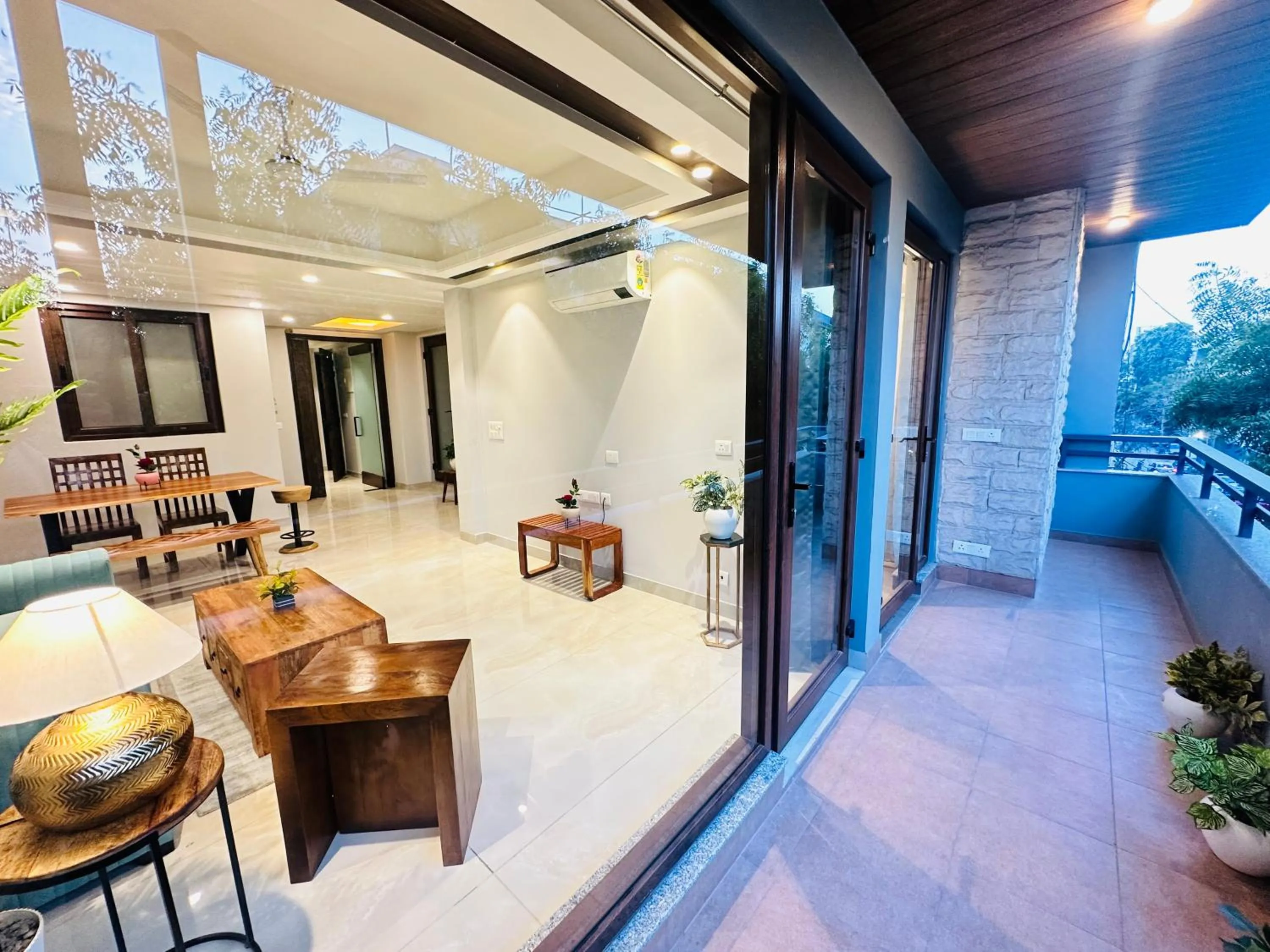 Day in Hotel South Ex Residency - South Ex near AIIMS Delhi - Couple Friendly