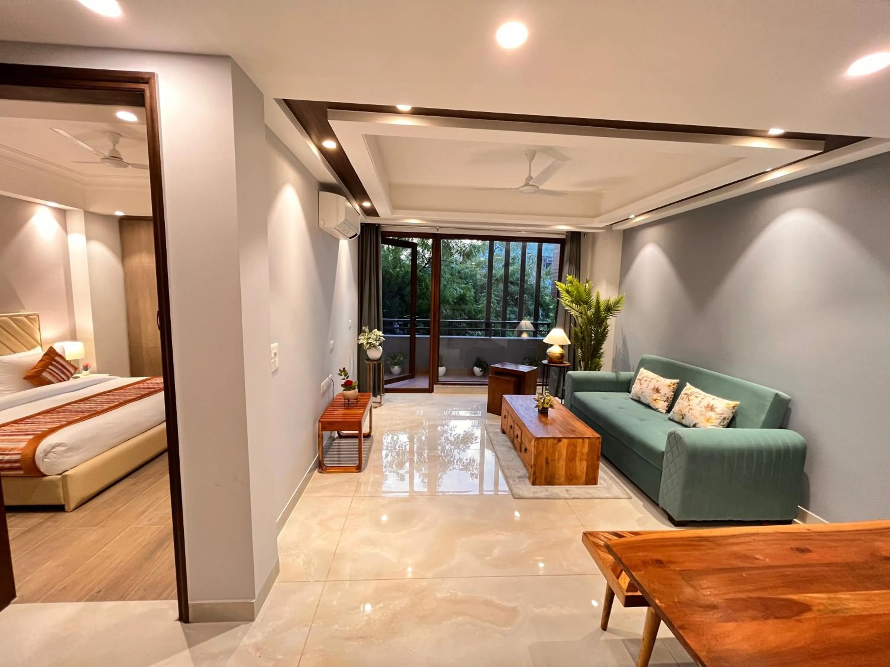 Bed in Hotel South Ex Residency - South Ex near AIIMS Delhi - Couple Friendly