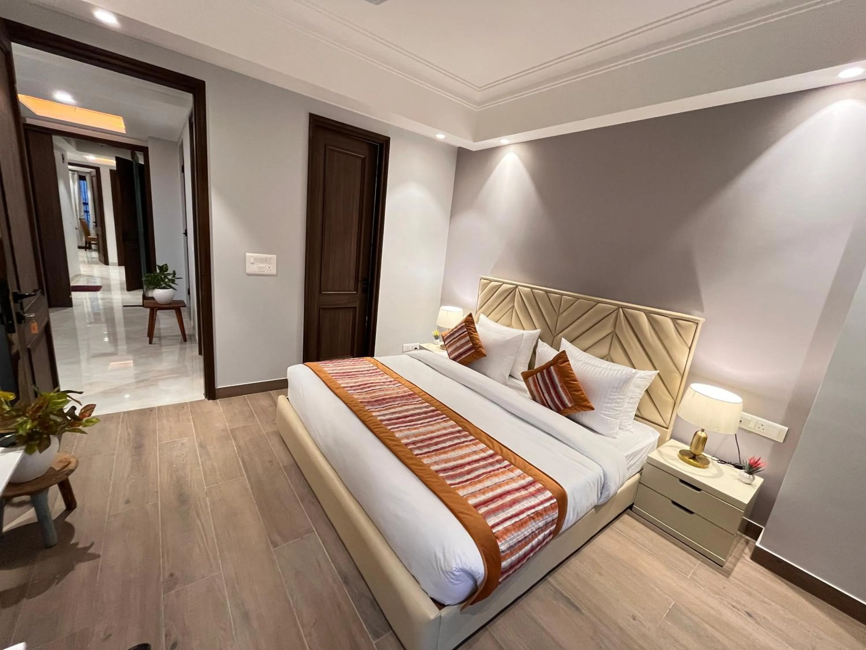 Bed in Hotel South Ex Residency - South Ex near AIIMS Delhi - Couple Friendly