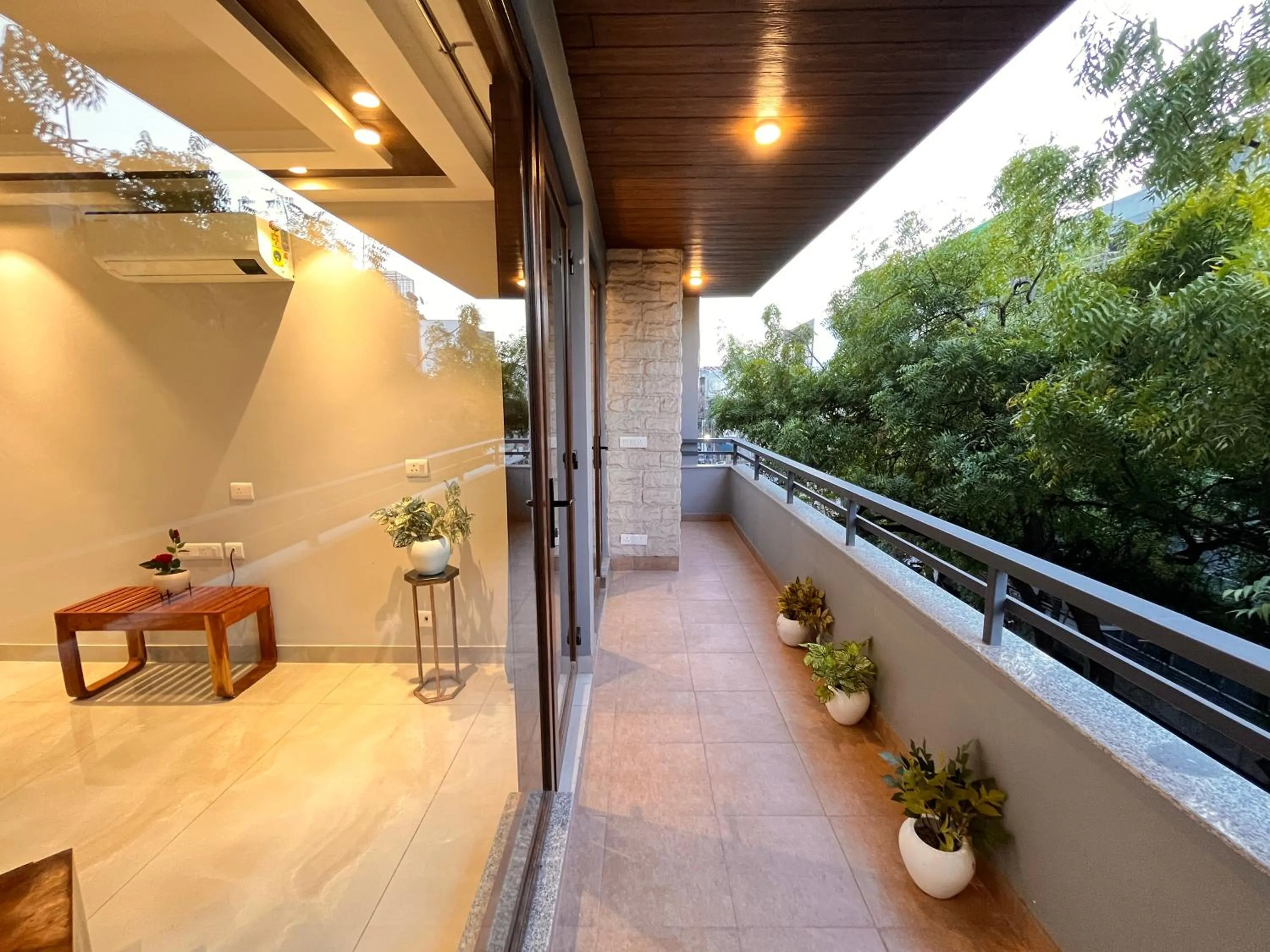 Day in Hotel South Ex Residency - South Ex near AIIMS Delhi - Couple Friendly