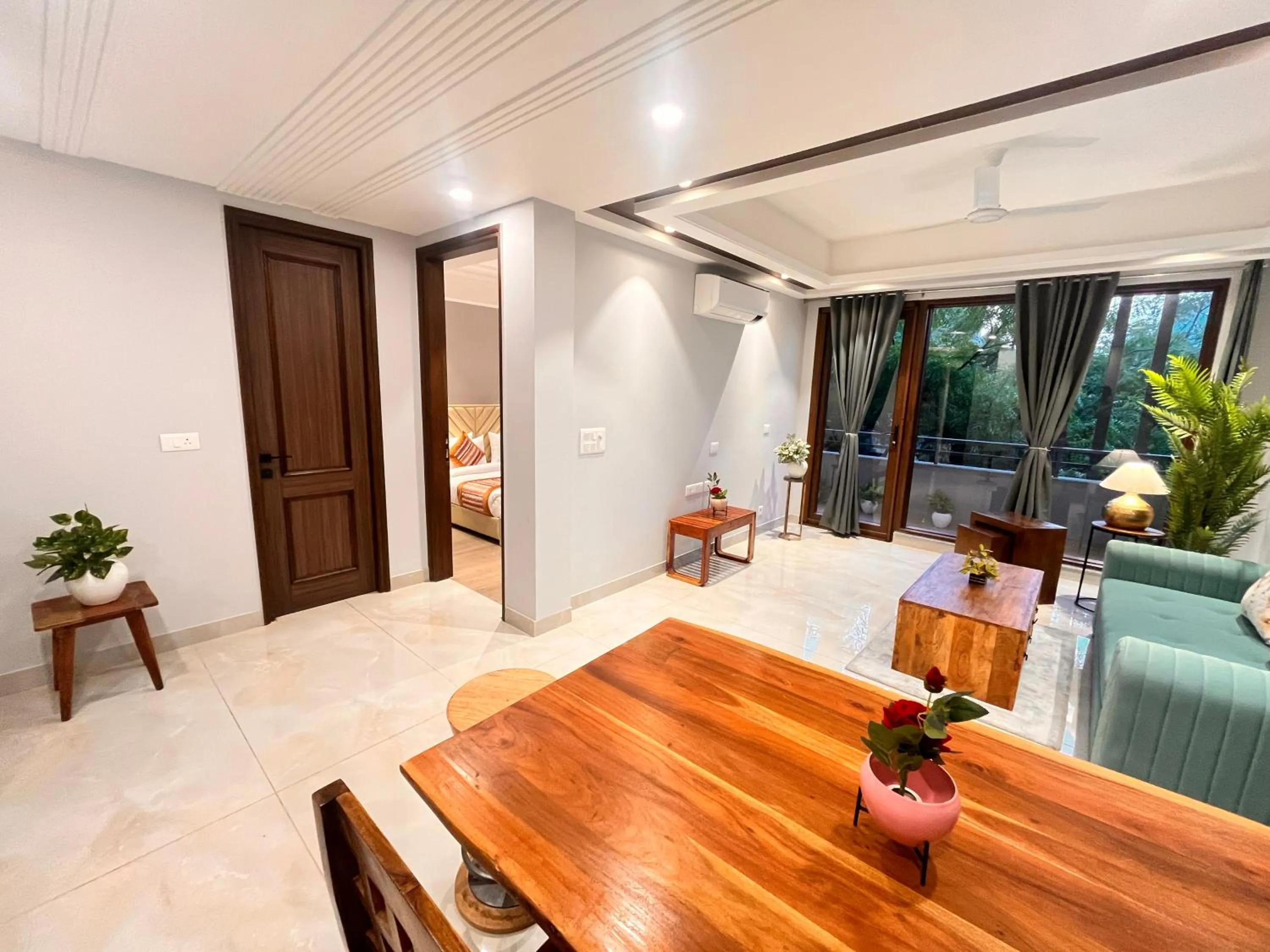 Bed in Hotel South Ex Residency - South Ex near AIIMS Delhi - Couple Friendly