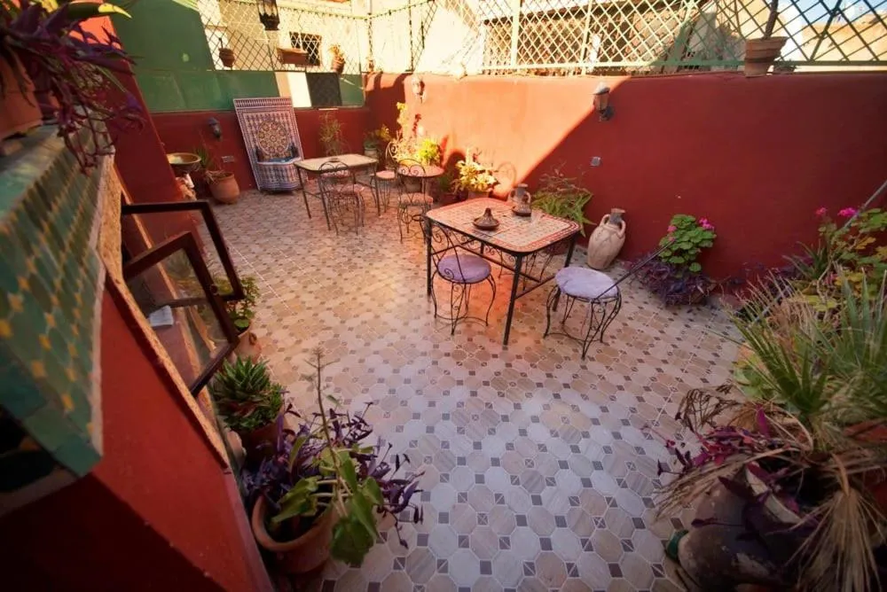 Restaurant/places to eat in Dar Chourouk