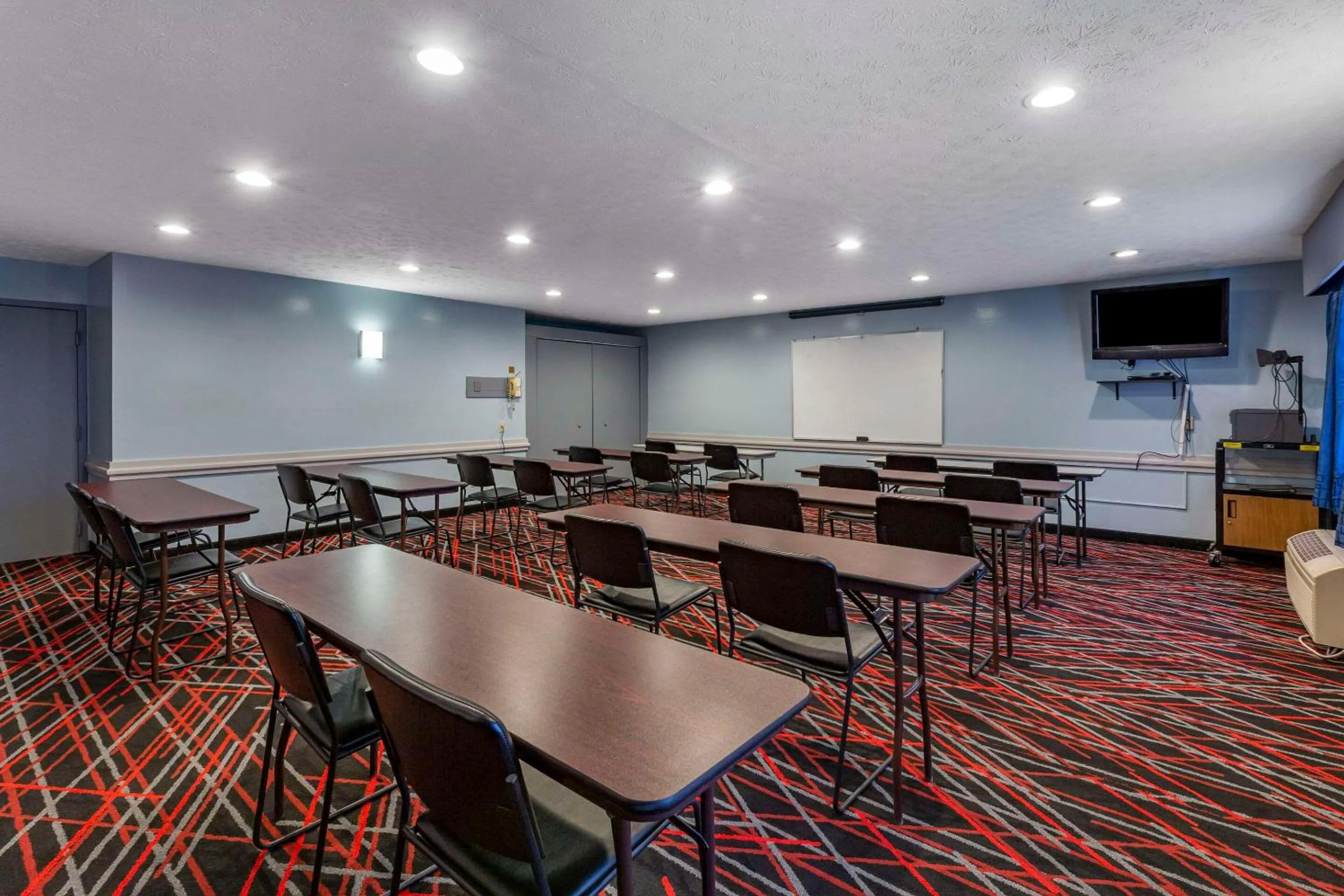 Meeting/conference room in Quality Inn Austintown-Youngstown West