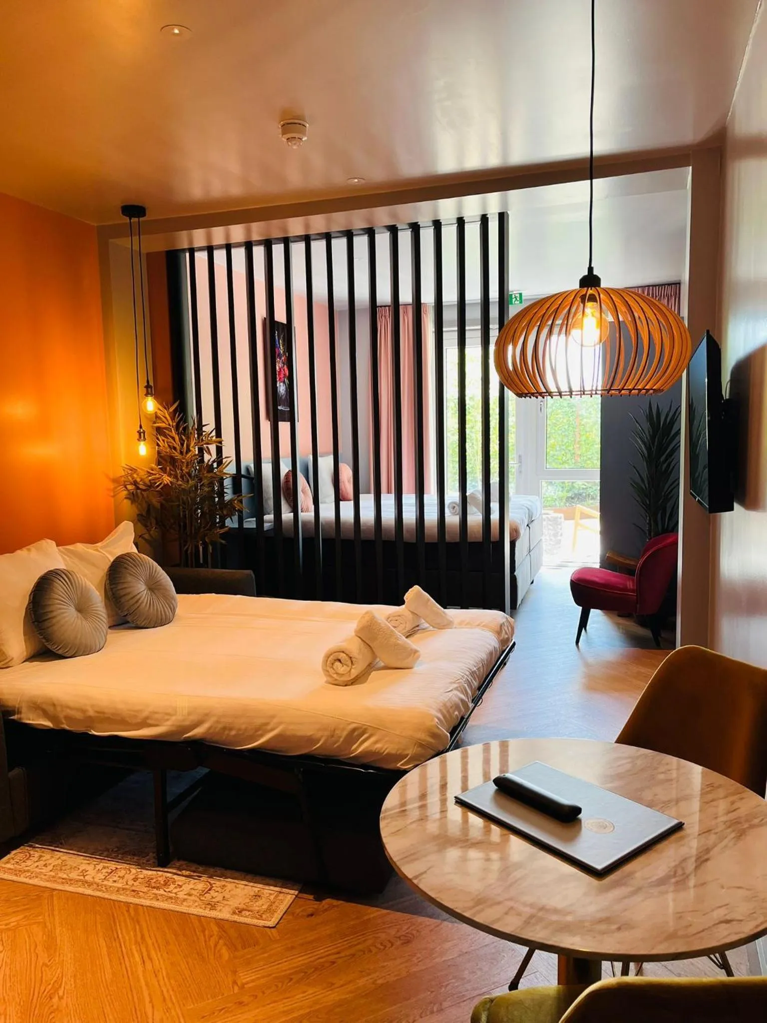 Living room, Bed in Hotel Keur