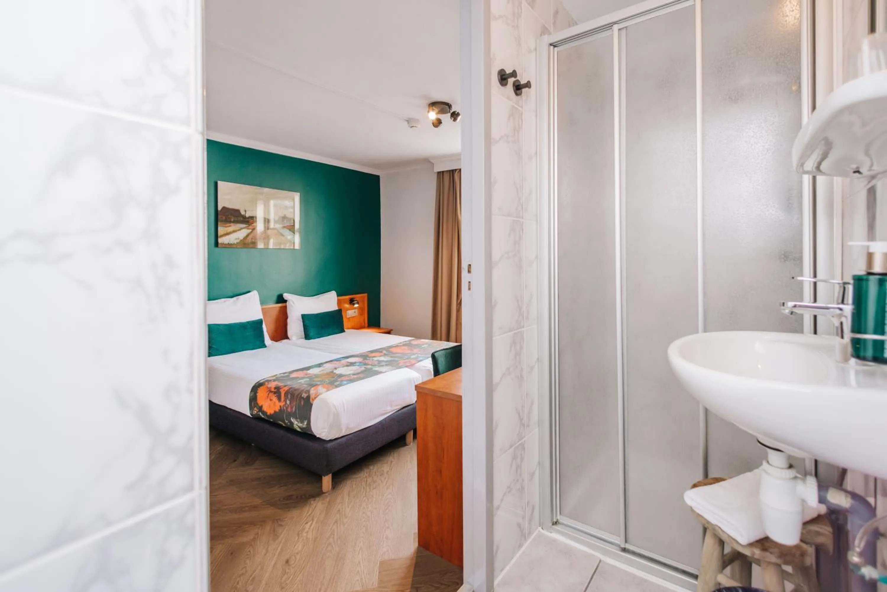 Bedroom, Bed in Hotel Keur