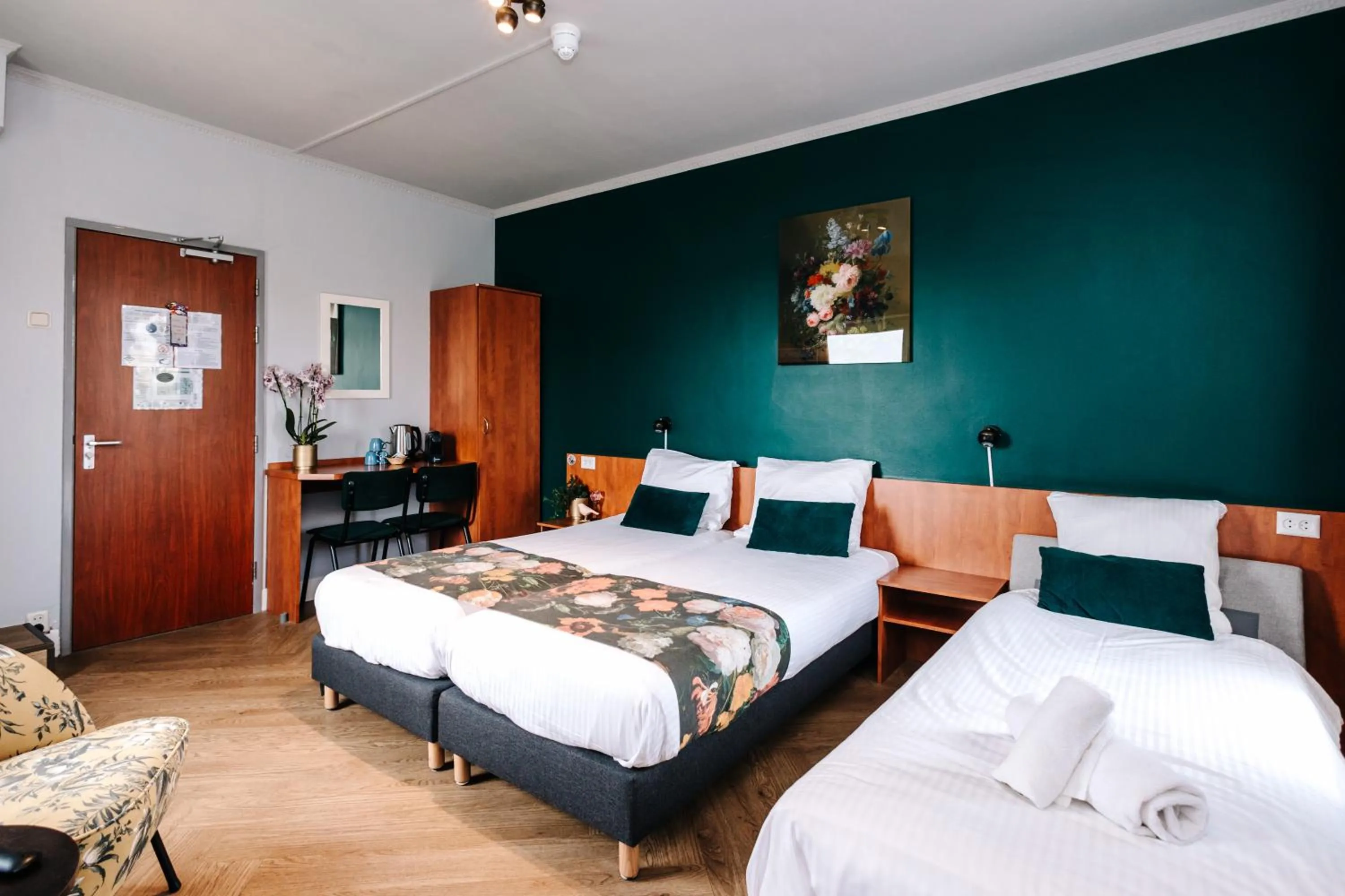 Photo of the whole room, Bed in Hotel Keur