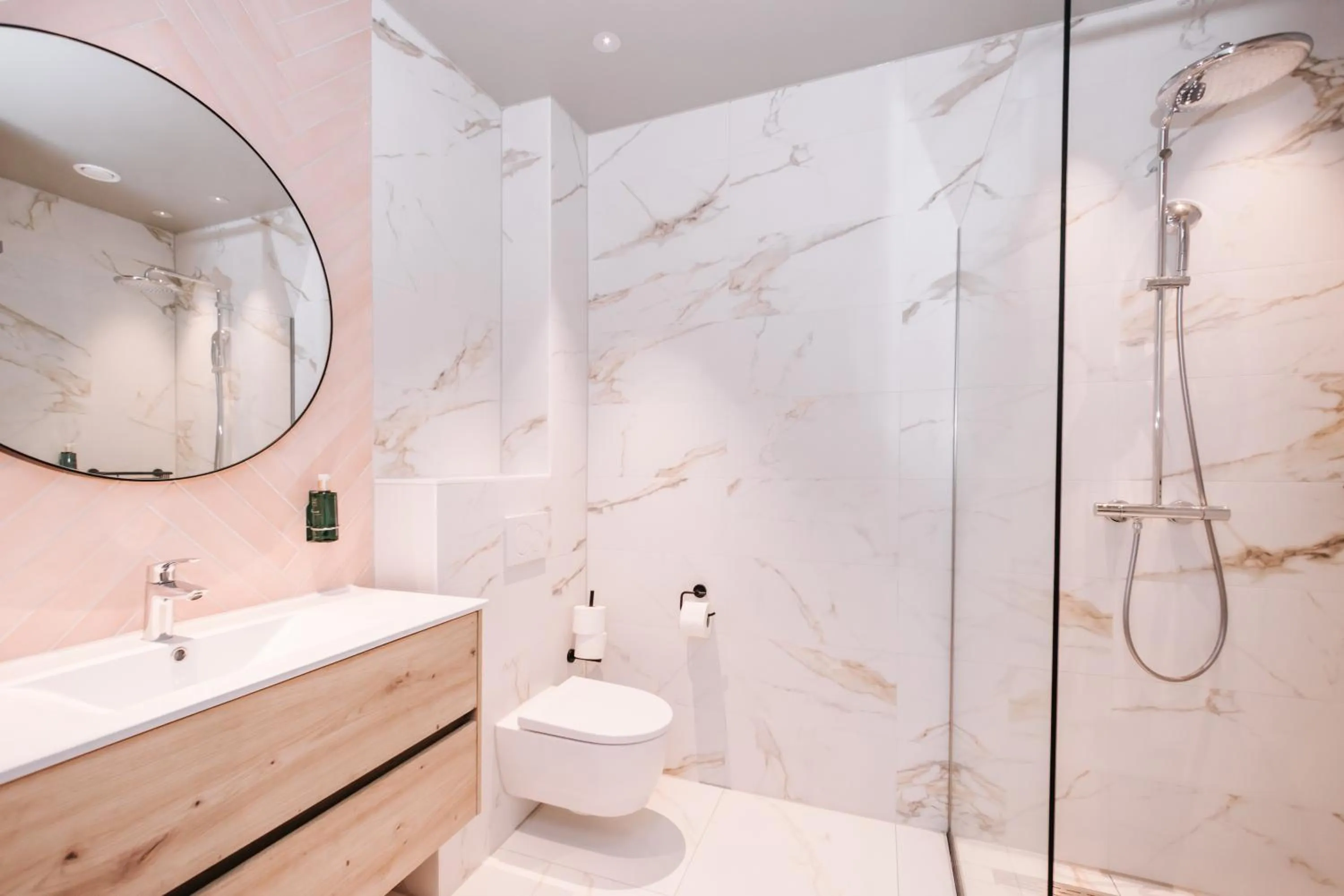 Bathroom in Hotel Keur