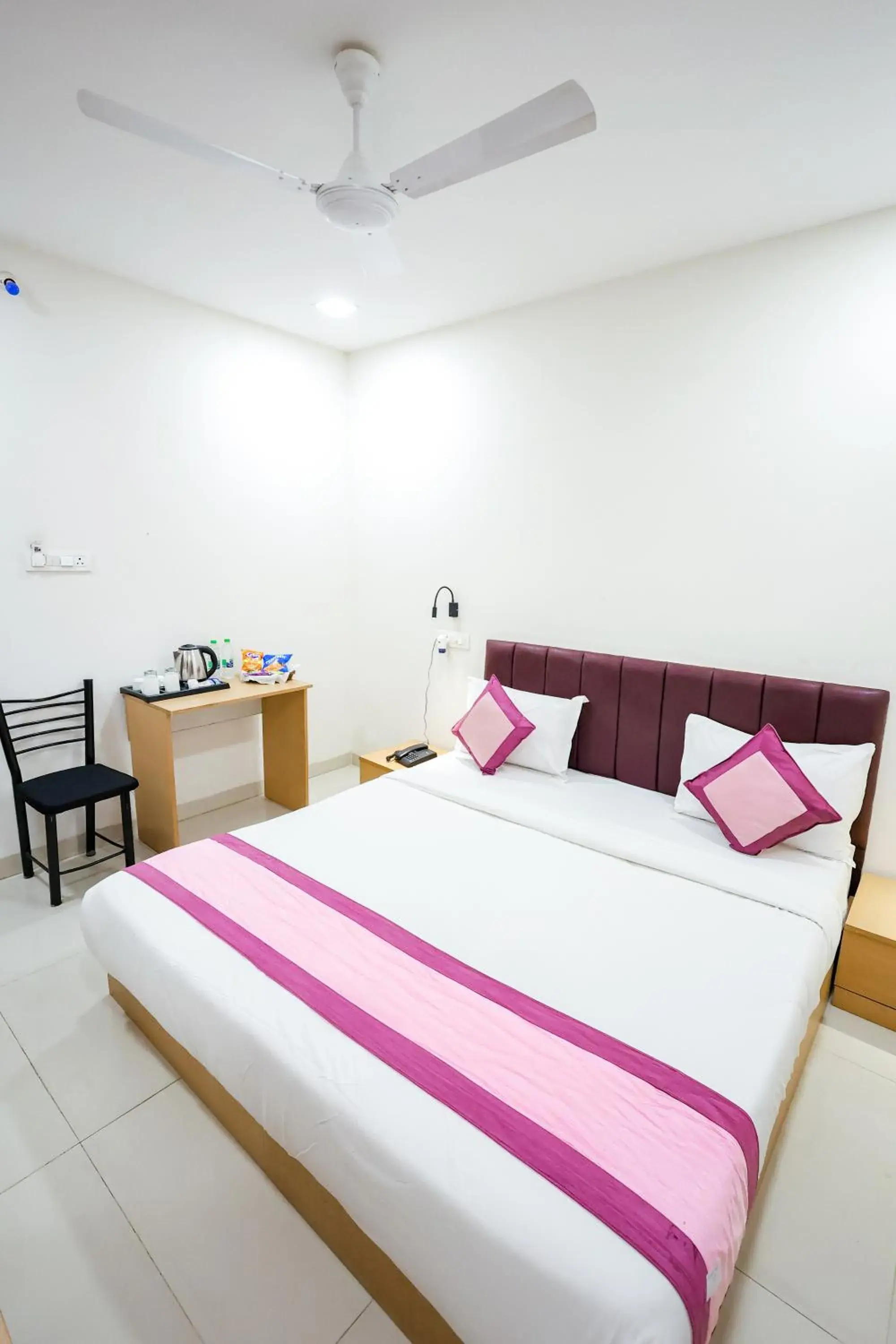 Deluxe Room in Hotel Konark Nest-Vijay Nagar Deluxe Room in Hotel Konark Nest-Vijay Nagar