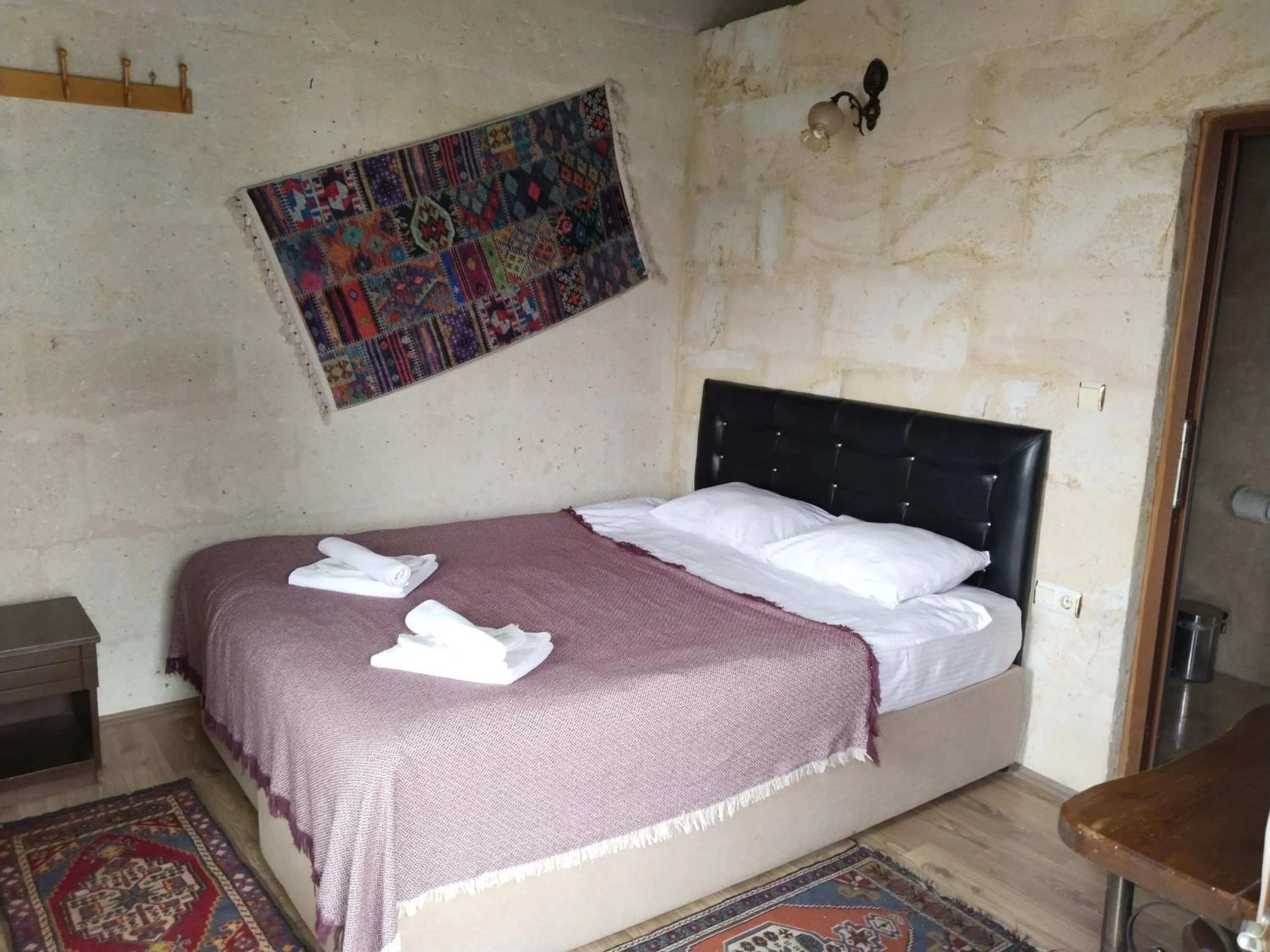 Bedroom, Bed in Avlu Cave House