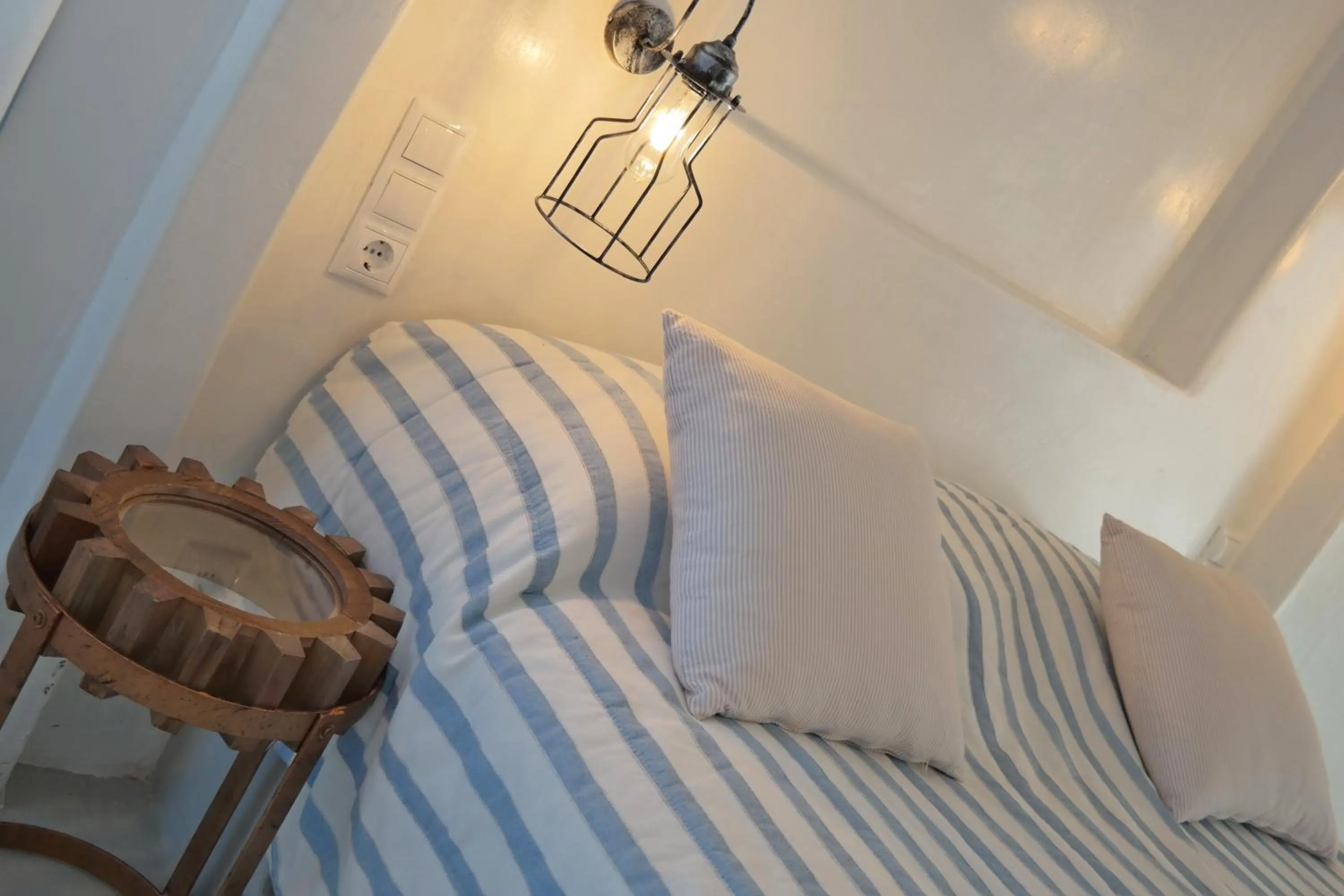 Bed in Annio studios