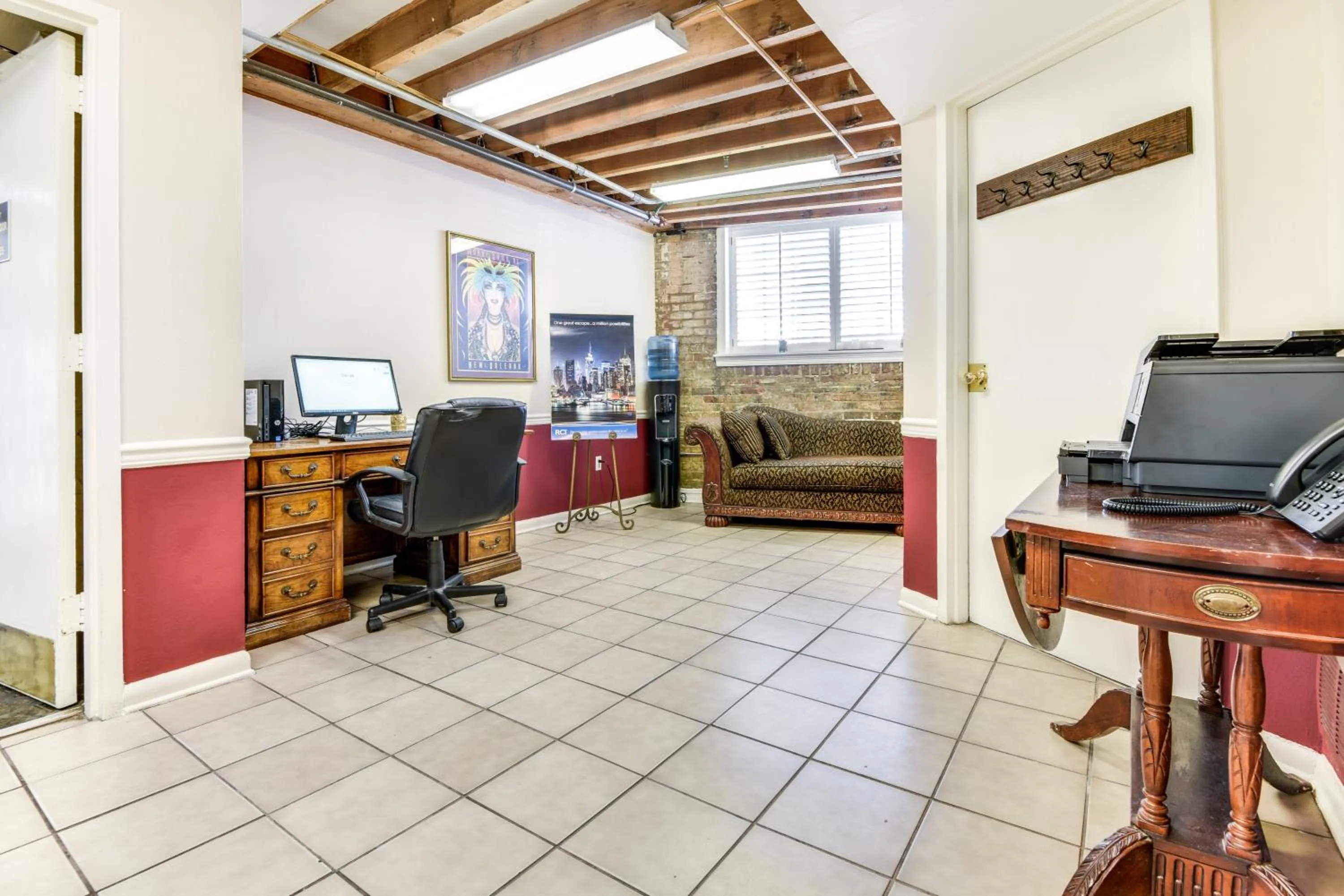 Business facilities in Plaza Suites Downtown New Orleans