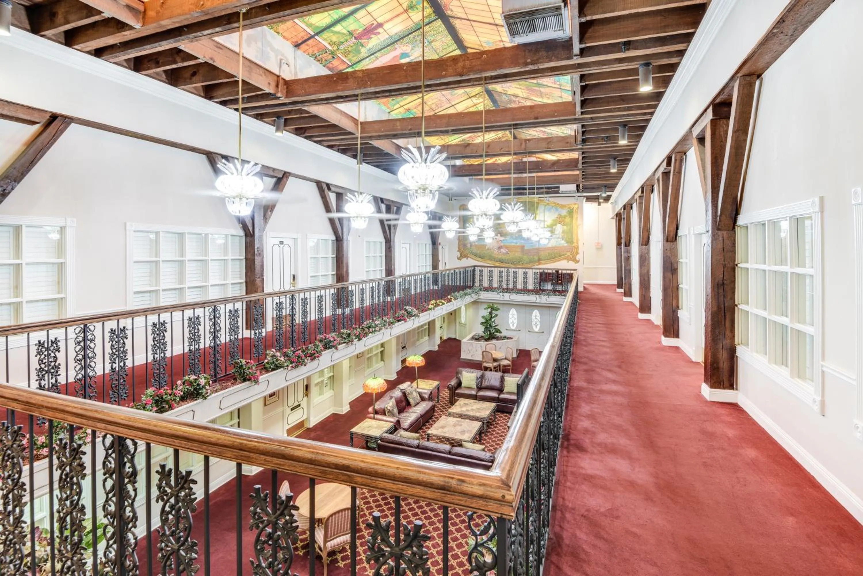 Seating area in Plaza Suites Downtown New Orleans