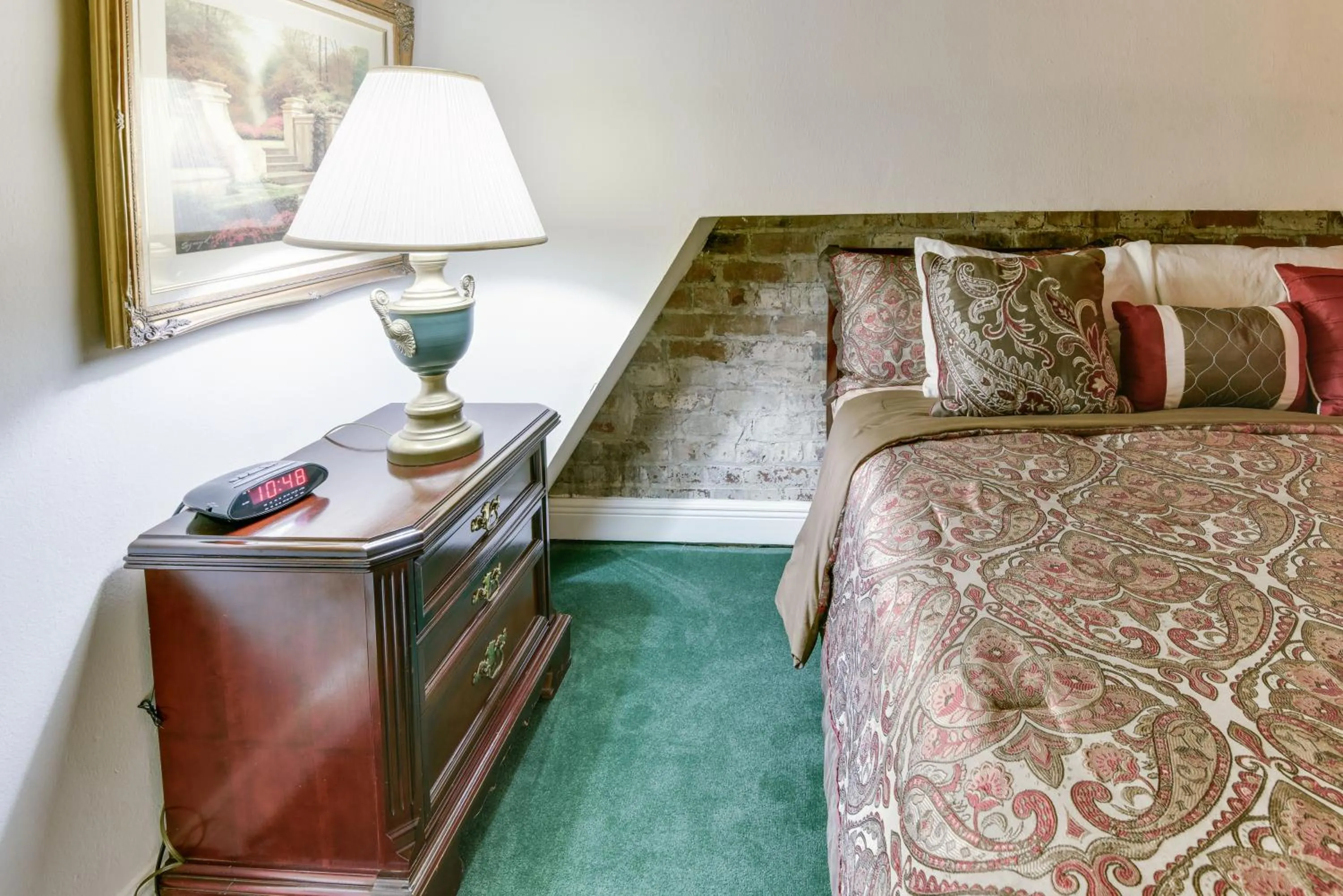 Bedroom, Bed in Plaza Suites Downtown New Orleans