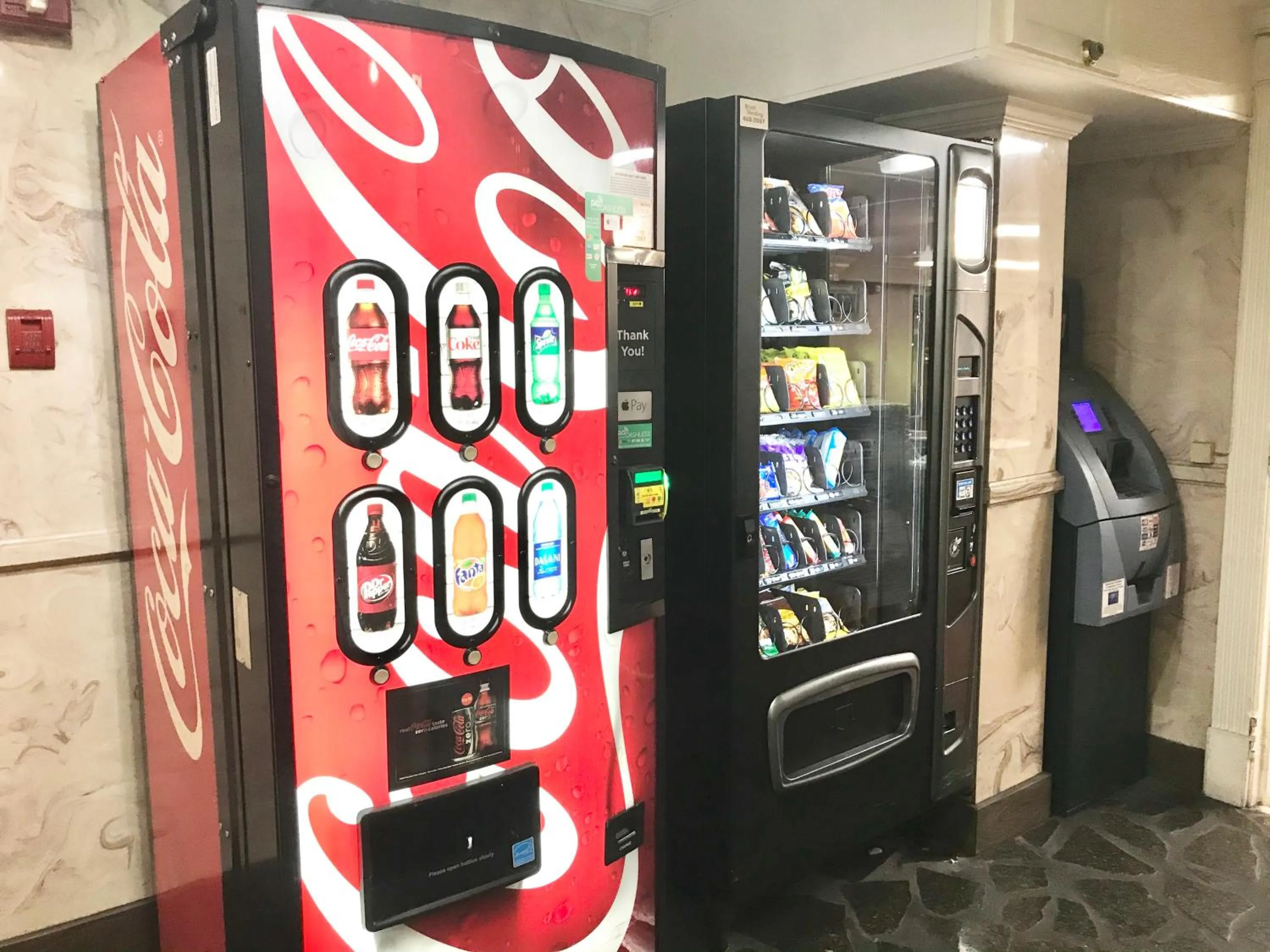 Property building in Plaza Suites Downtown New Orleans