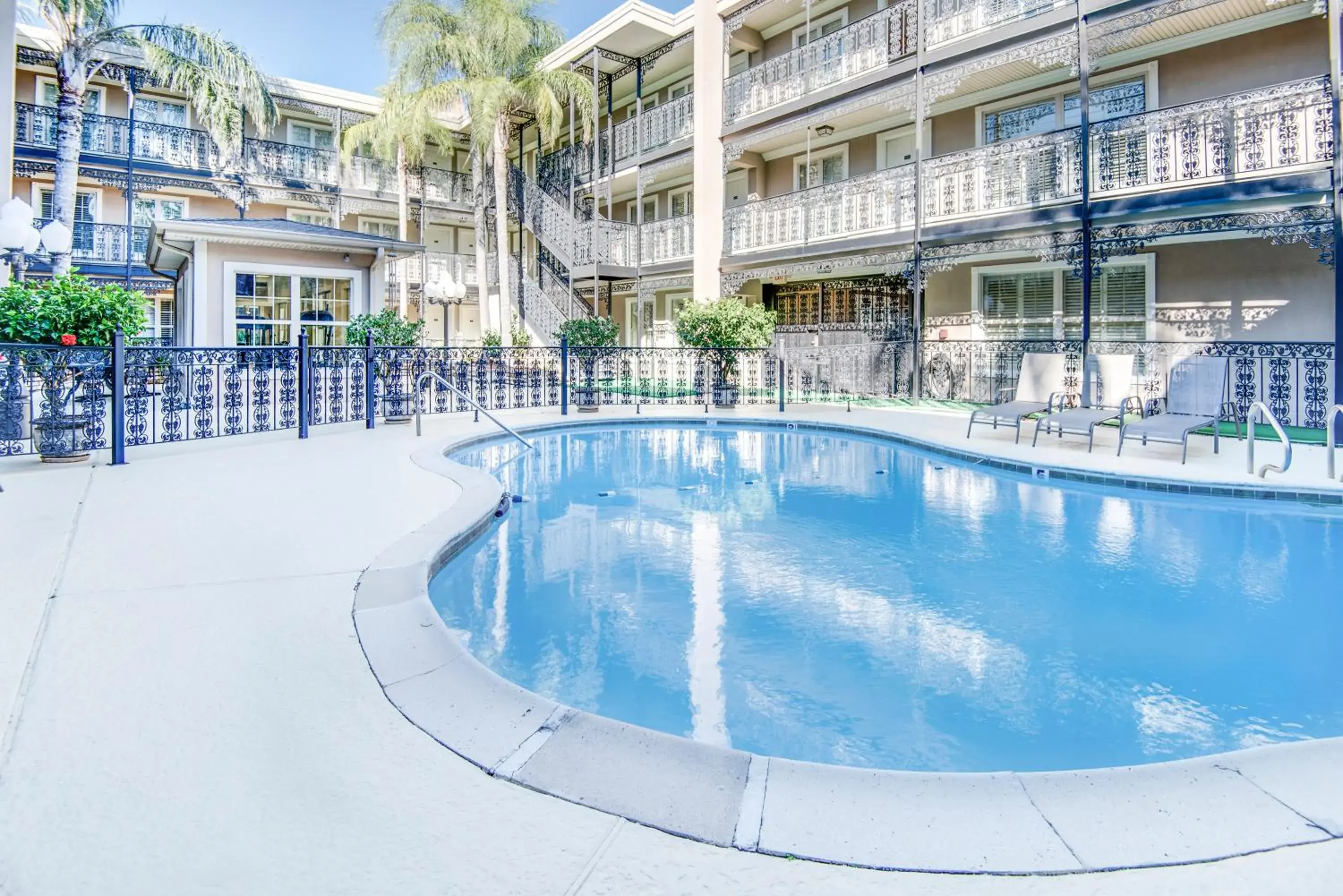 LA Plaza Apartments LA Plaza Apartments