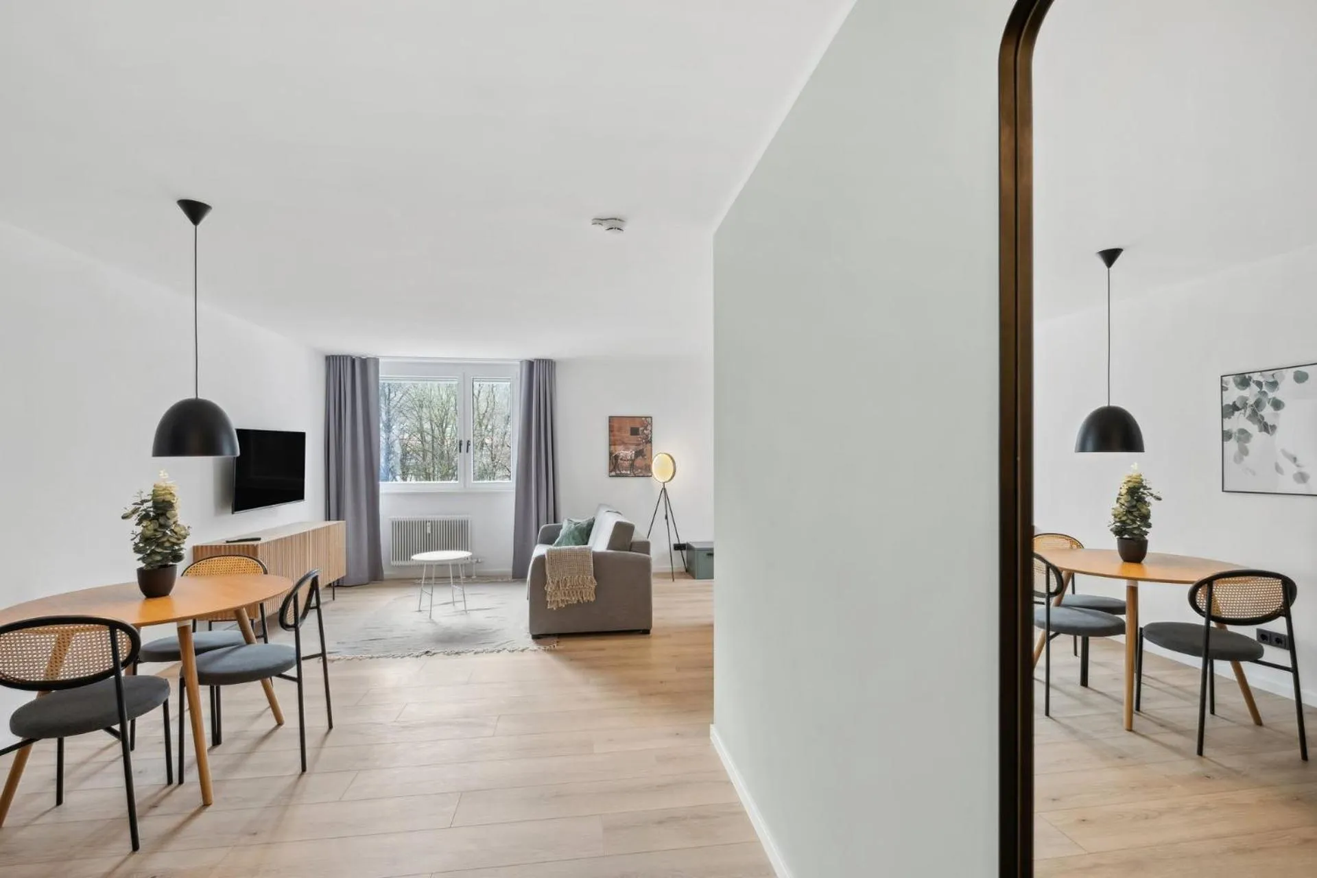 TV and multimedia in Limehome Salzburg Sterneckstr