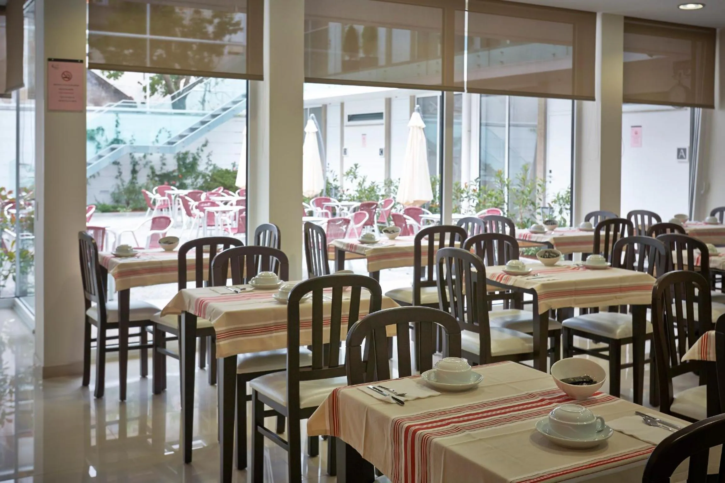 Restaurant/places to eat in Welcome In