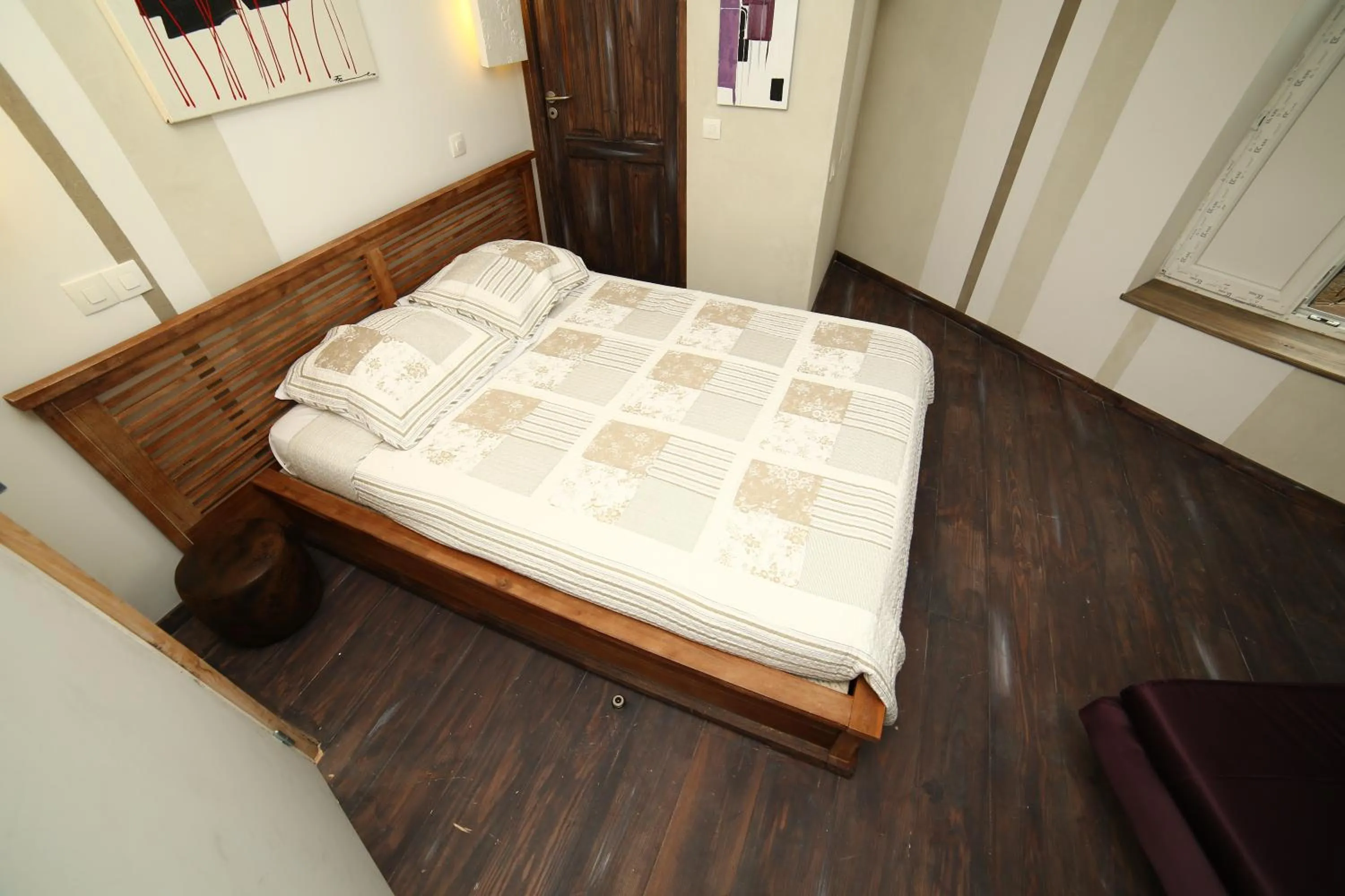 Bed in Hôtel de France