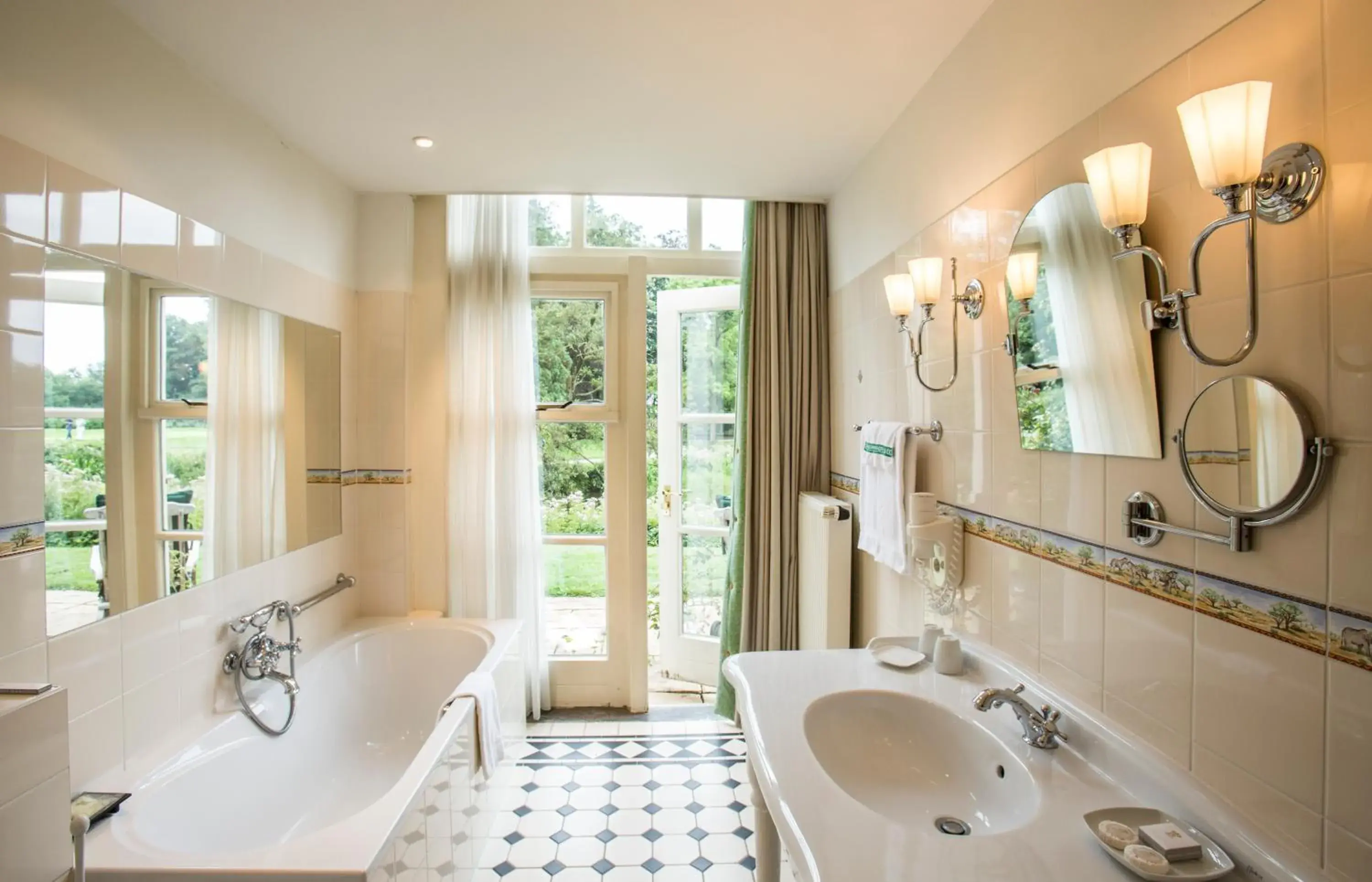 Special Offer - Deluxe Double or Twin Room in Kasteel Engelenburg - Quality Lodgings Special Offer - Deluxe Double or Twin Room in Kasteel Engelenburg - Quality Lodgings