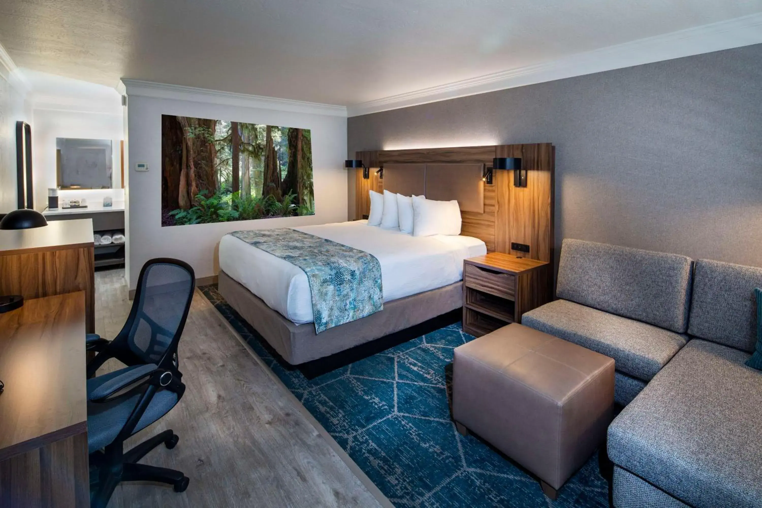 Deluxe King Room - Non-Smoking in Best Western Plus Humboldt Bay Inn Deluxe King Room - Non-Smoking in Best Western Plus Humboldt Bay Inn