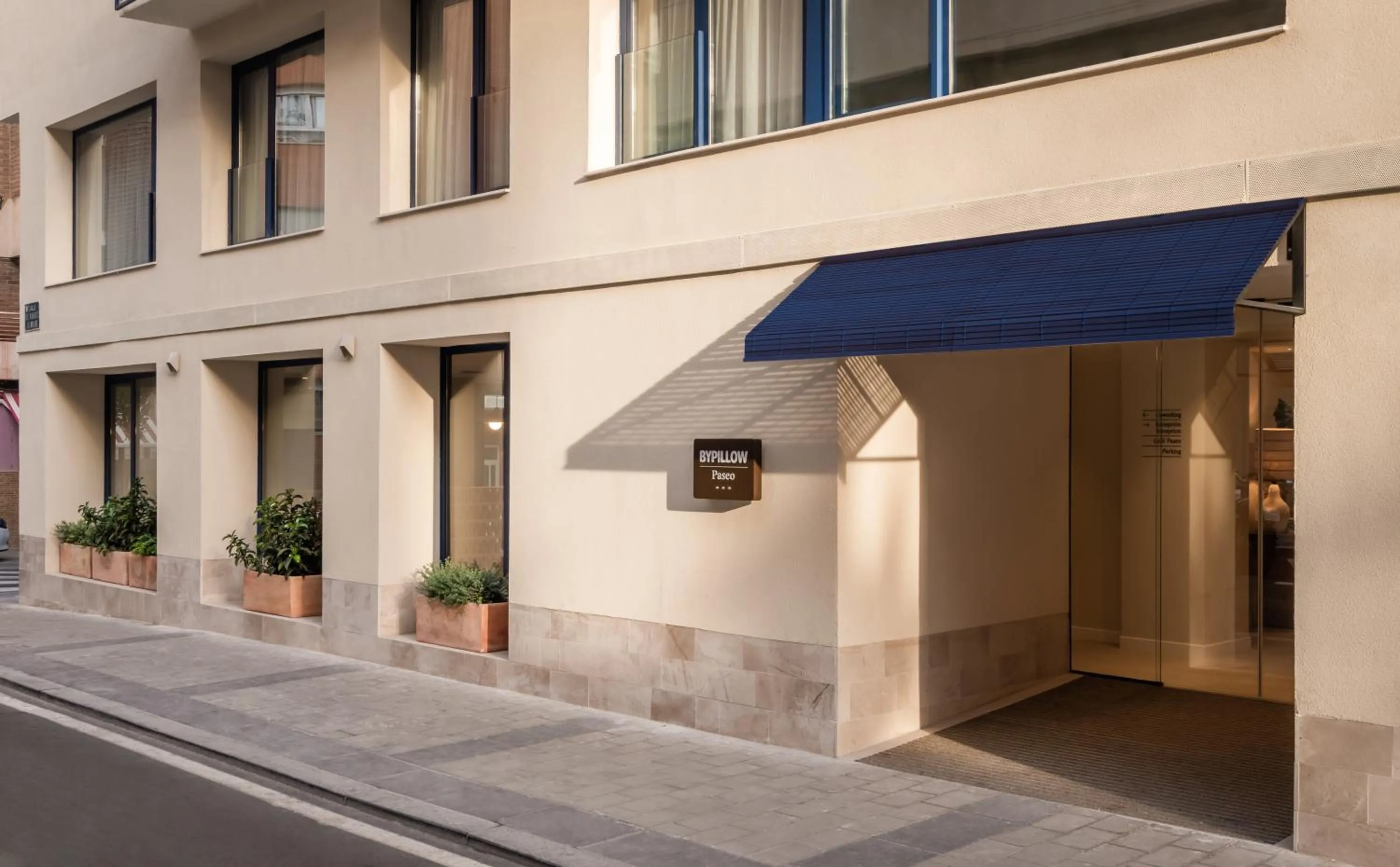 Facade/entrance in BYPILLOW Paseo