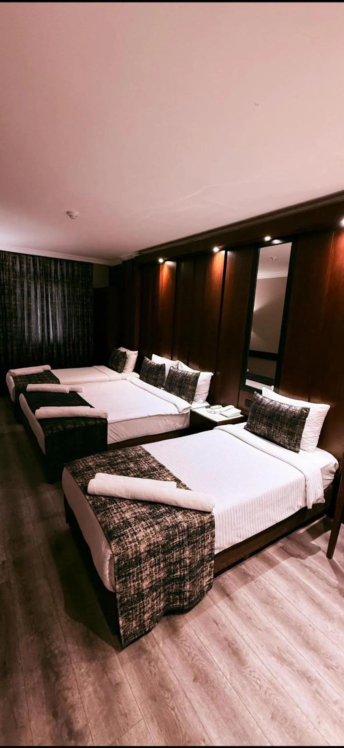 Photo of the whole room, Bed in Green Anka Hotel