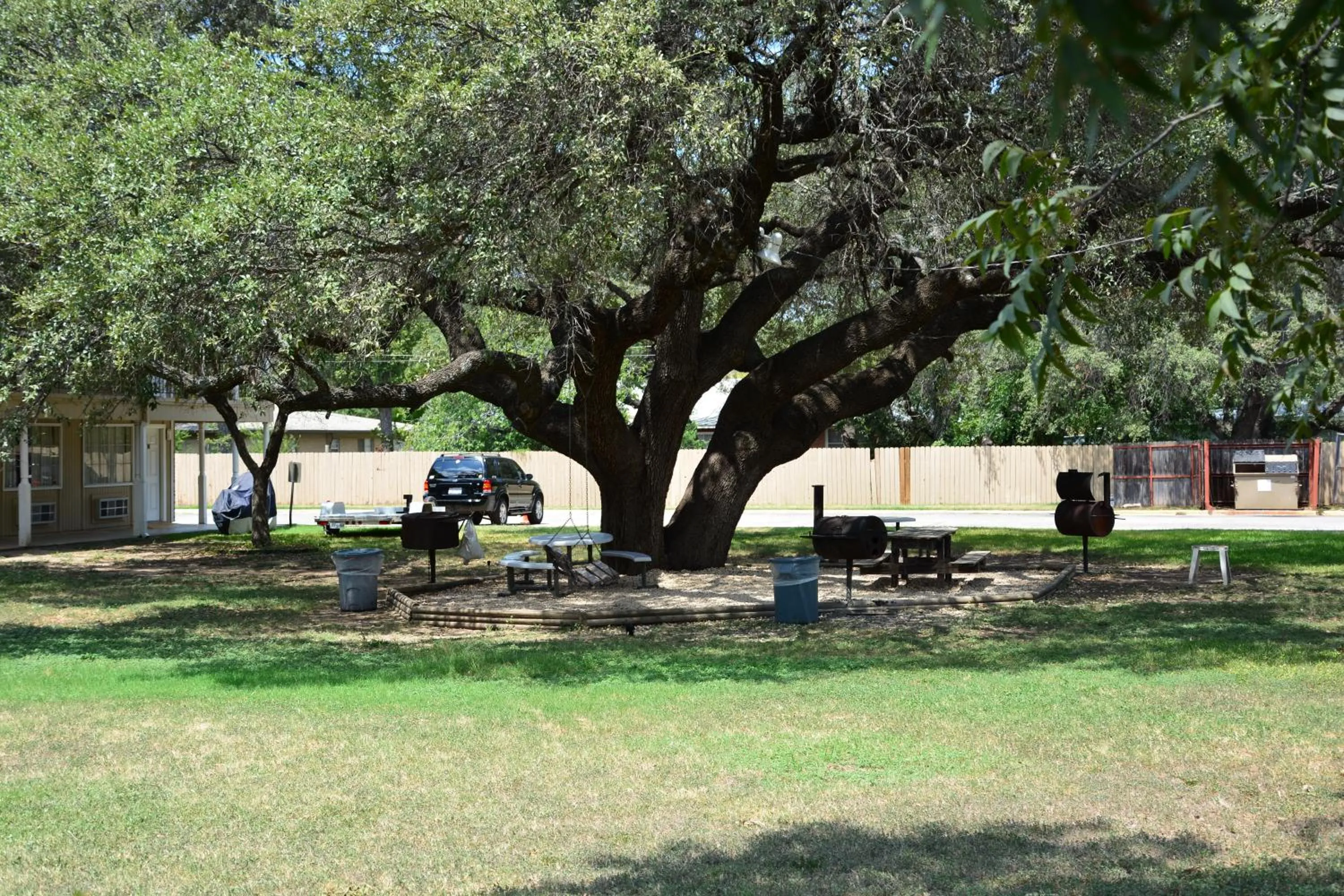 Day in Inn of Uvalde