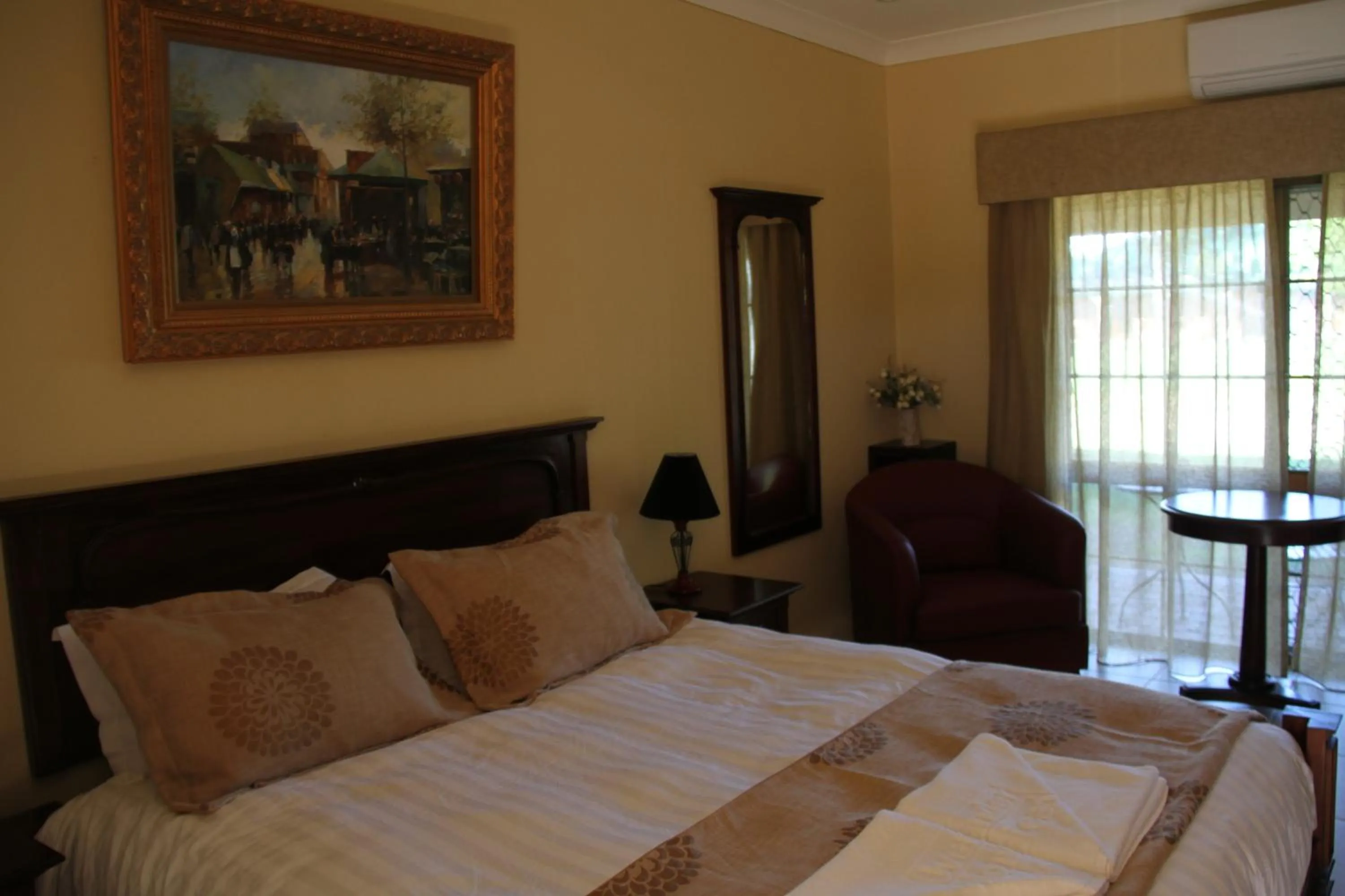 Bed in Overlander Homestead Motel