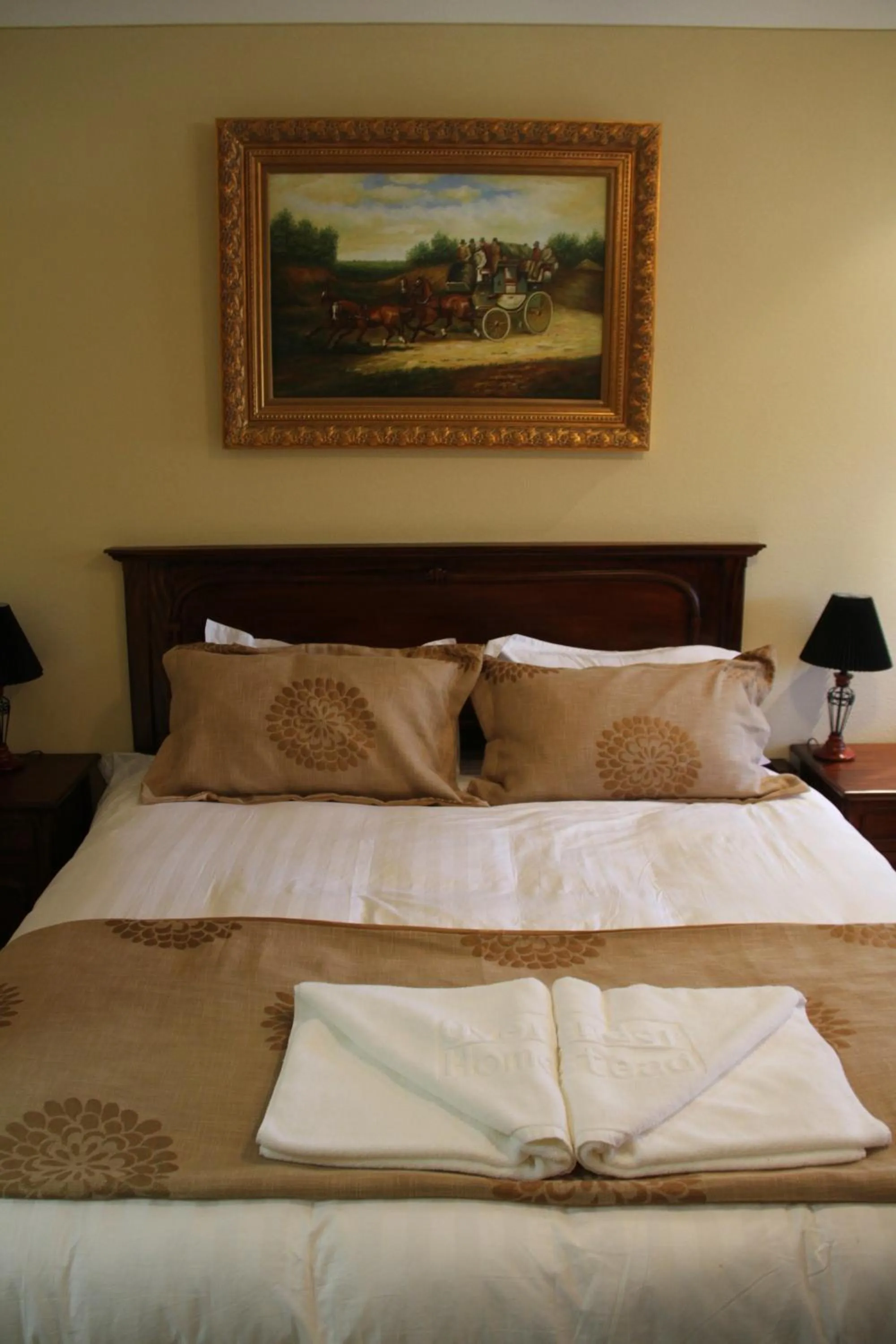 Bed in Overlander Homestead Motel