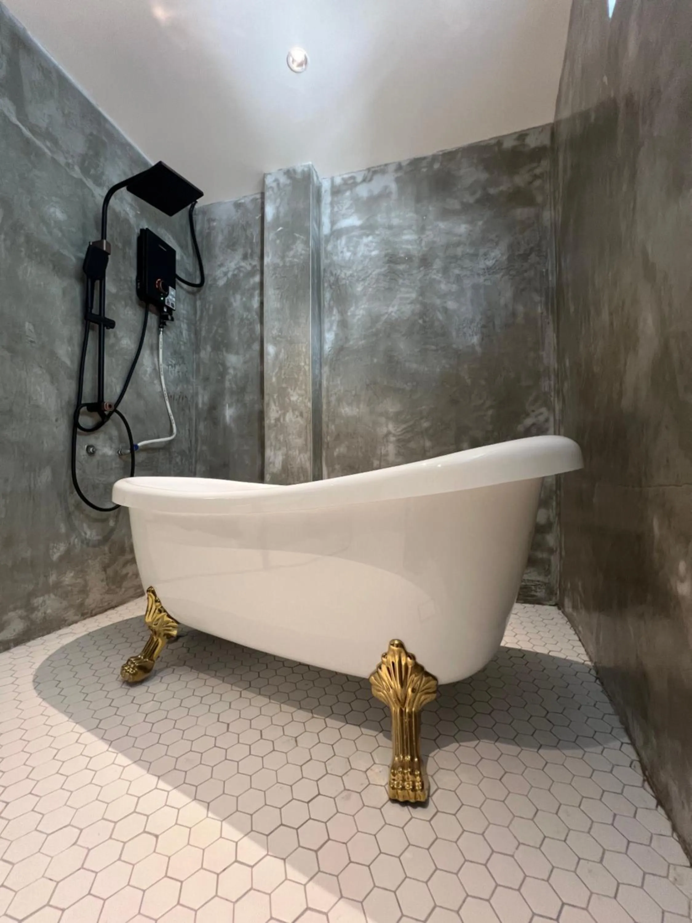 Shower in Swiss Hotel Heritage Boutique Melaka