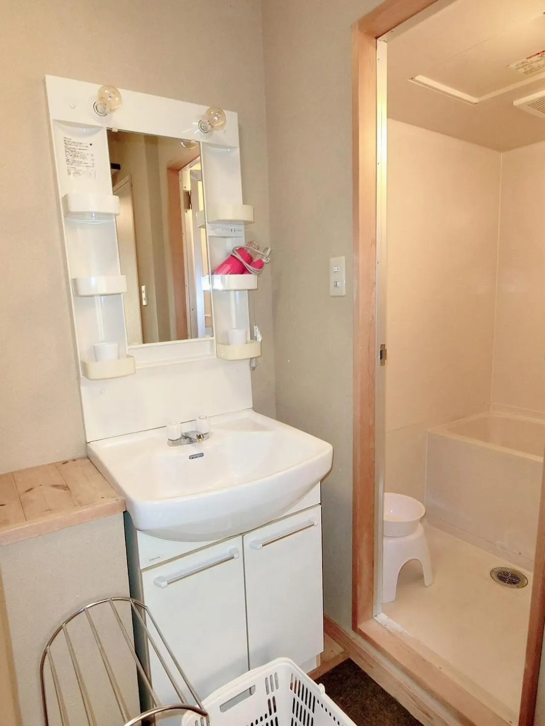 Photo of the whole room in Minshuku Inn Shirahama Ekinoyado