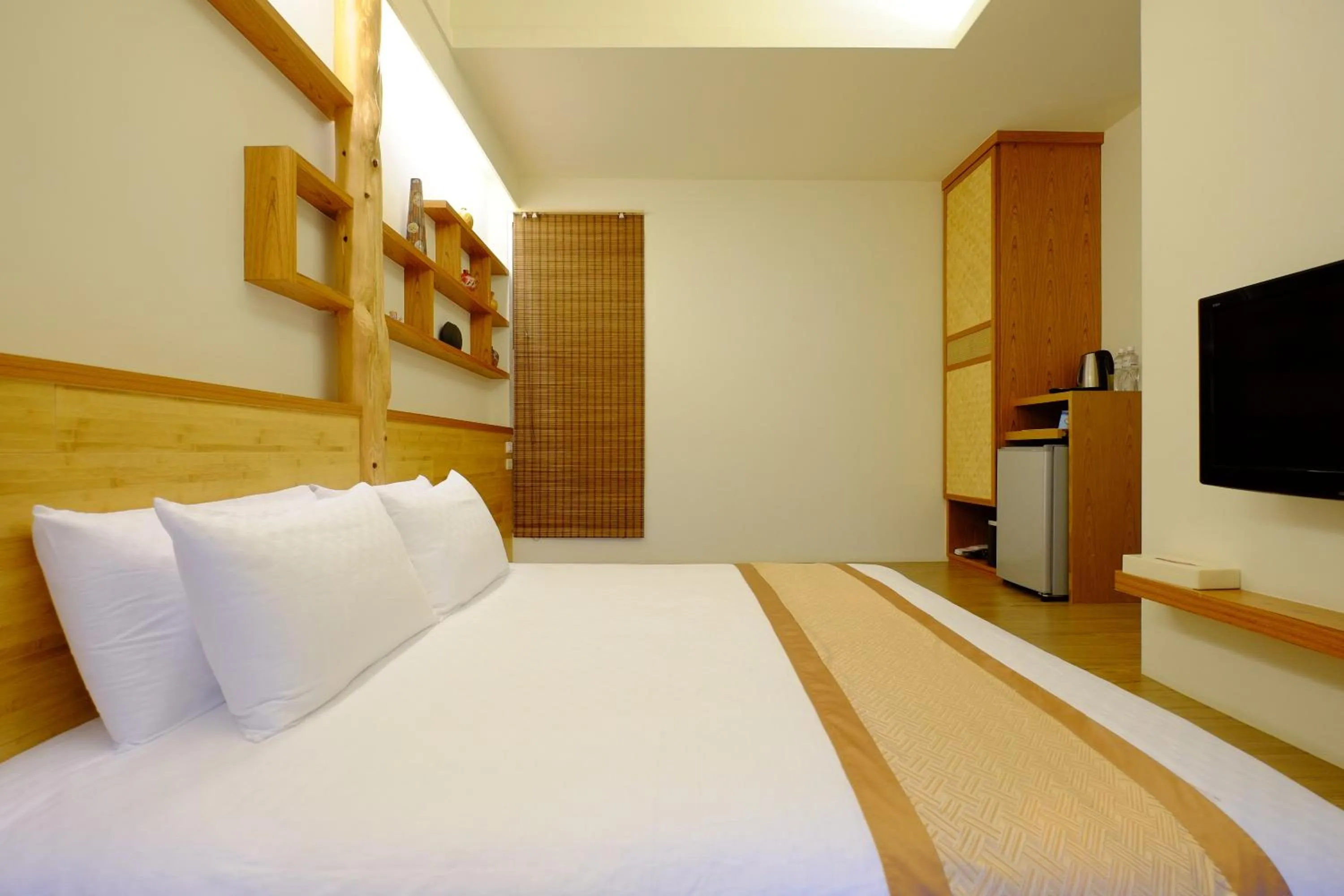 Bedroom, Bed in Cloud Inn