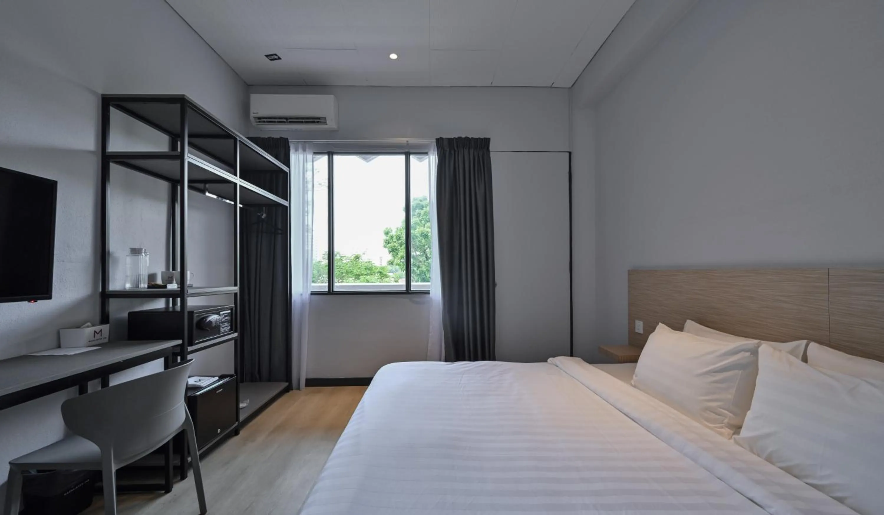 Bedroom, Bed in Macalister 288