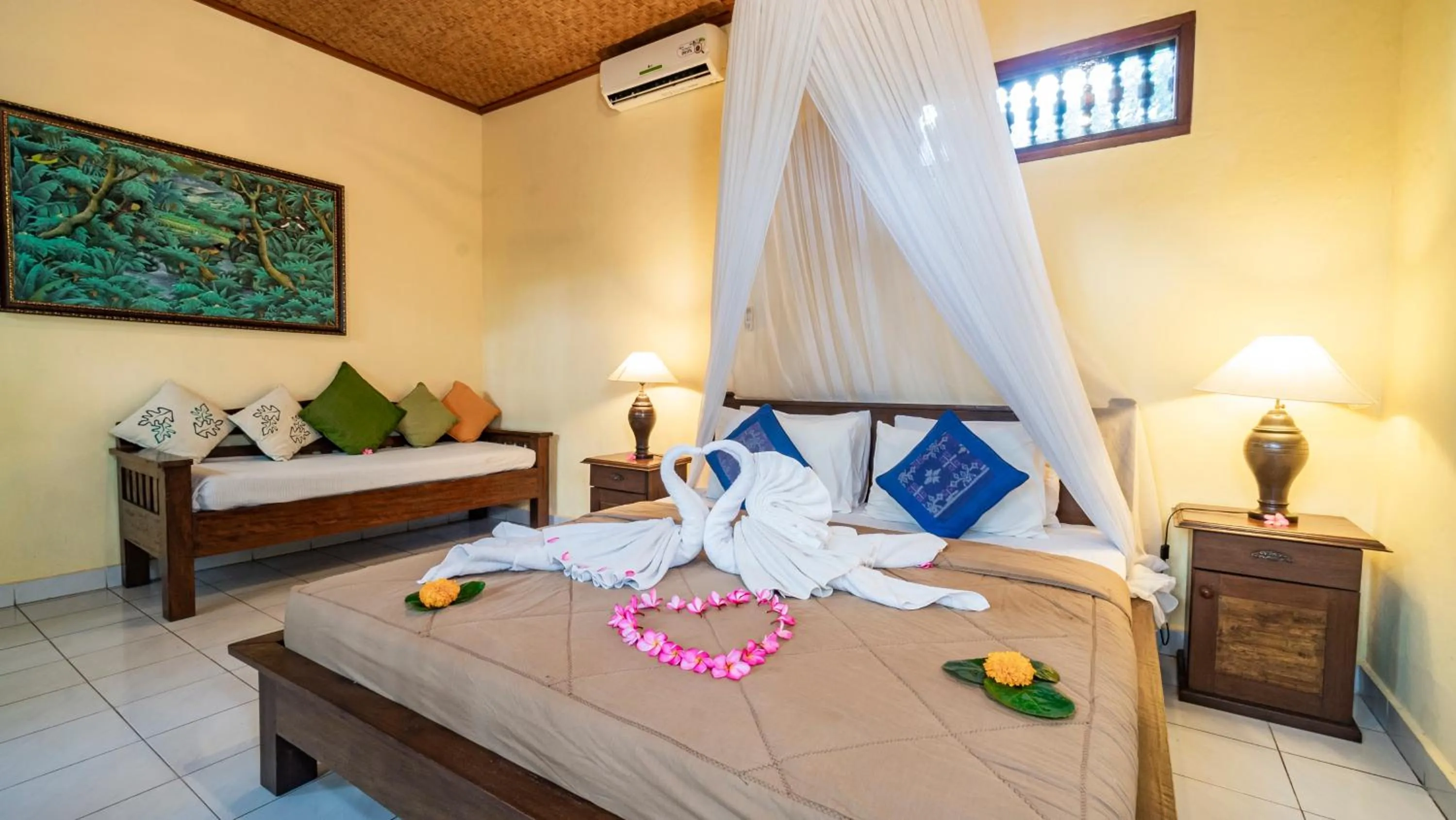 Bedroom, Bed in Cafe Wayan Cottages Senggigi