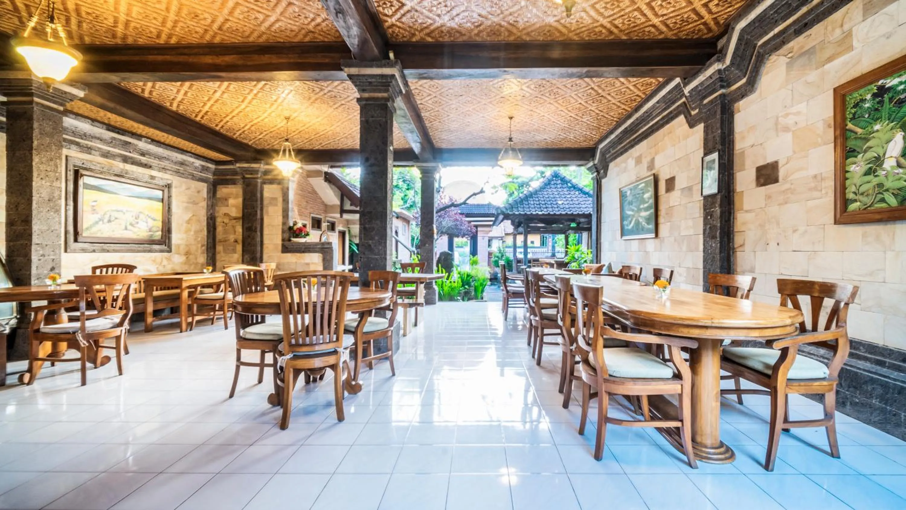 Restaurant/places to eat in Cafe Wayan Cottages Senggigi